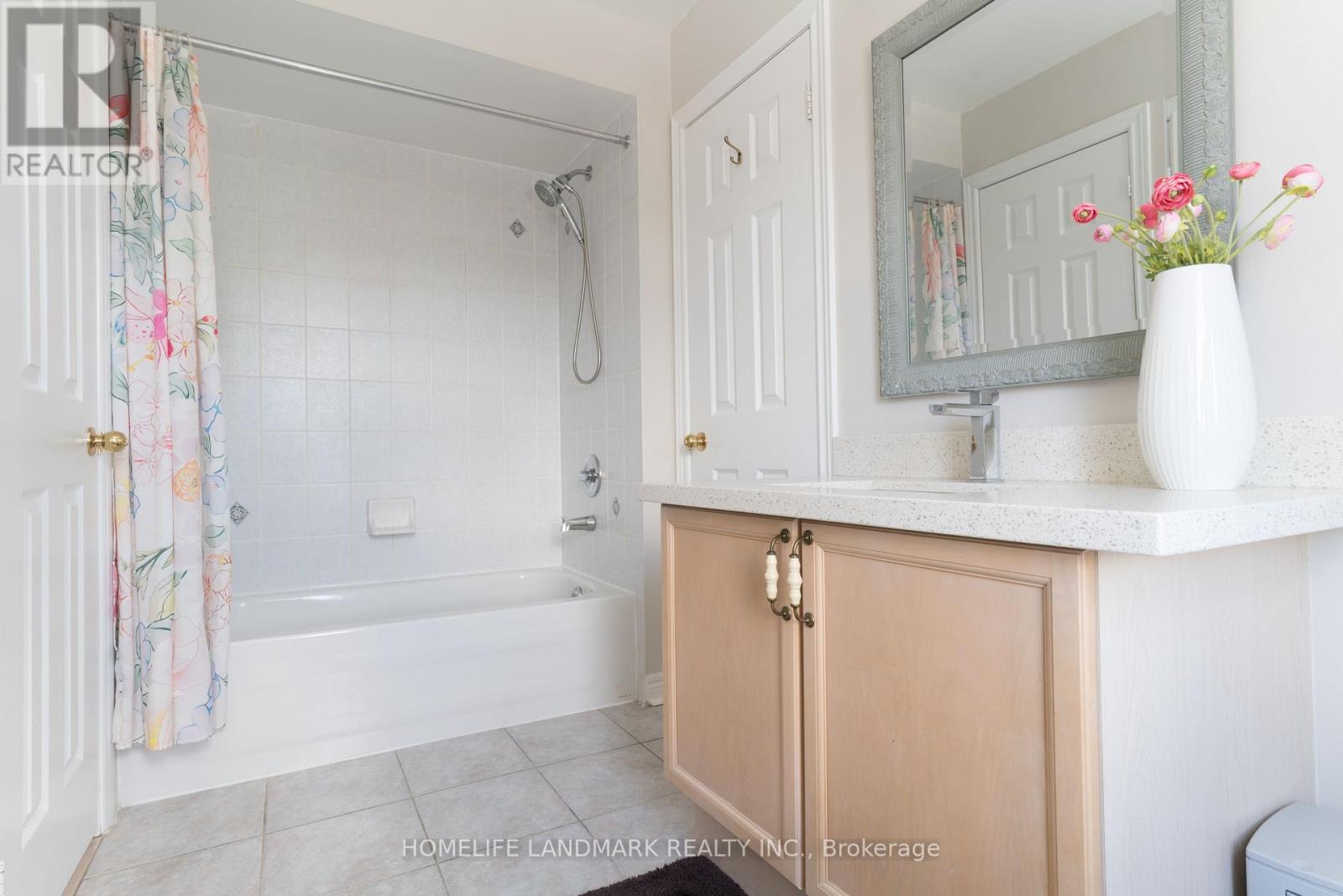 63 Sunburst Crescent, Markham, Ontario  L6E 1R3 - Photo 31 - N12834712