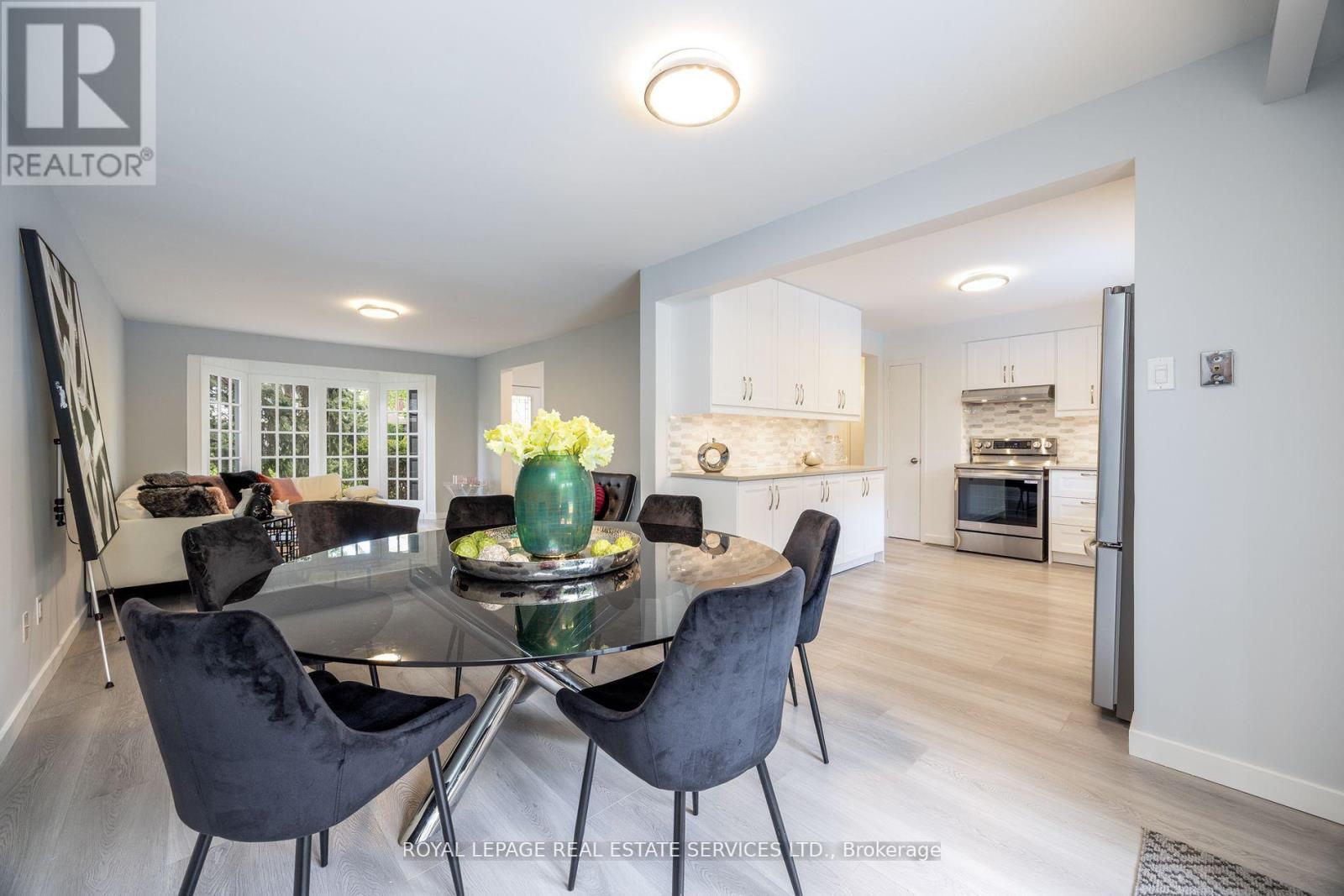 198 Romfield Circuit, Markham, Ontario  L3T 3J1 - Photo 11 - N12834852