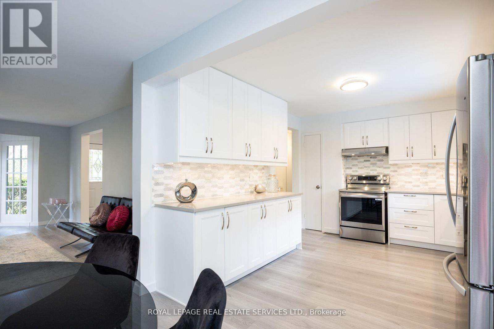 198 Romfield Circuit, Markham, Ontario  L3T 3J1 - Photo 12 - N12834852