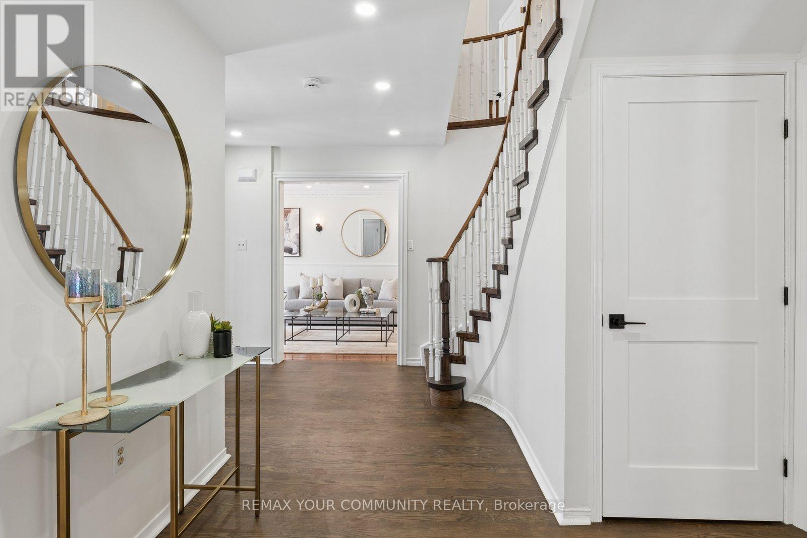 16 Autumn Way, Aurora, Ontario  L4G 4P1 - Photo 5 - N12834866