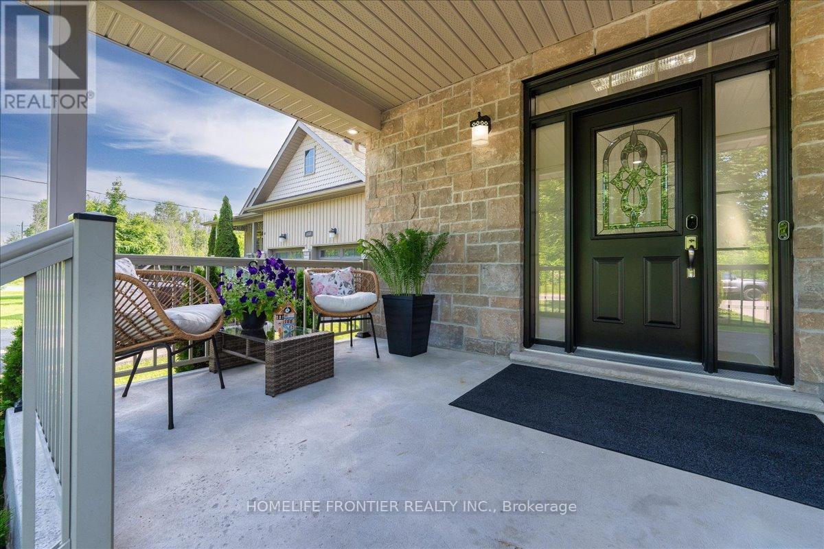 1664 Moyer Avenue, Innisfil, Ontario  L9S 1S8 - Photo 5 - N12834910