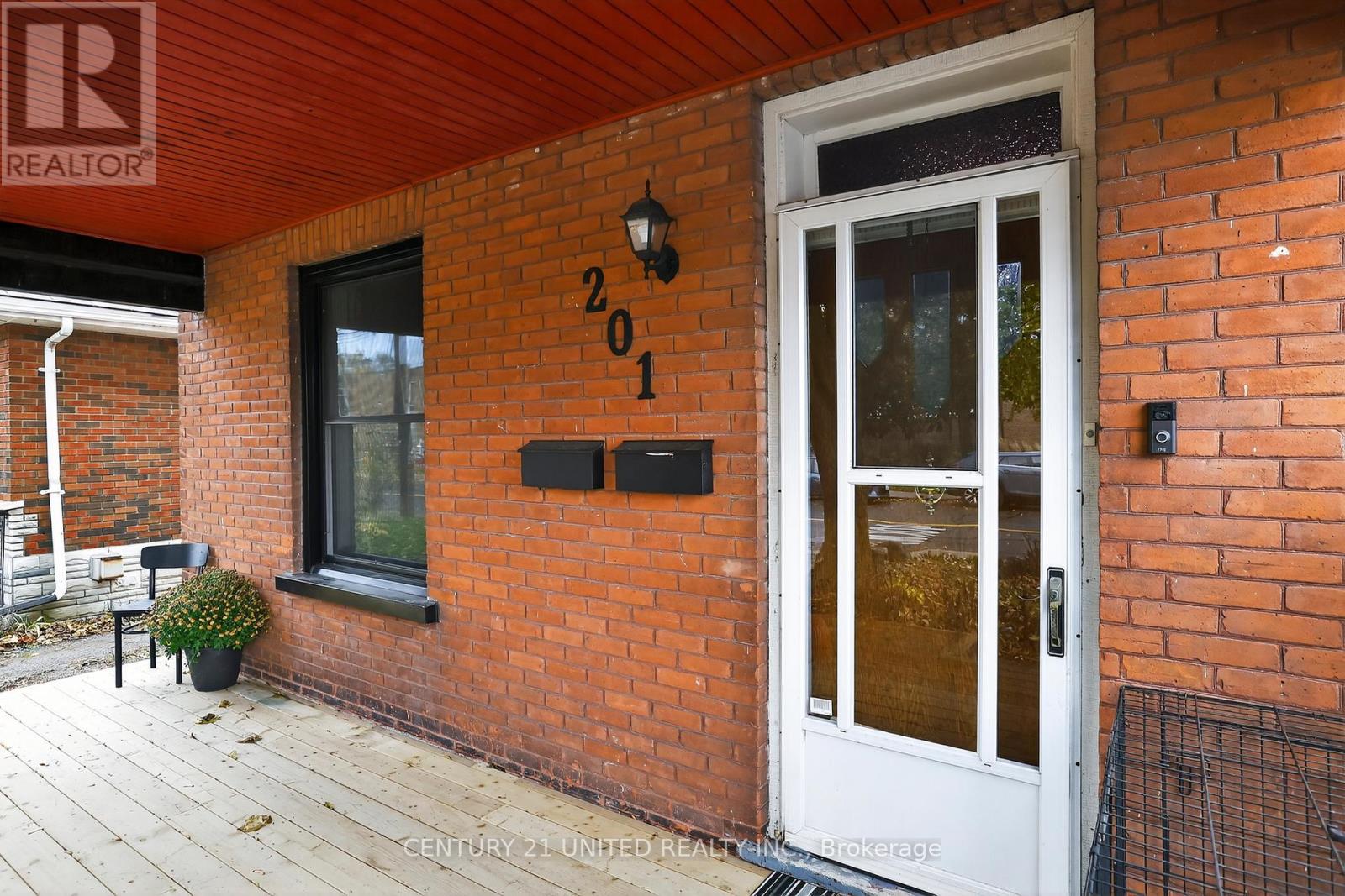 201 Romaine Street, Peterborough (Otonabee Ward 1), Ontario  K9J 2C3 - Photo 5 - X12816034