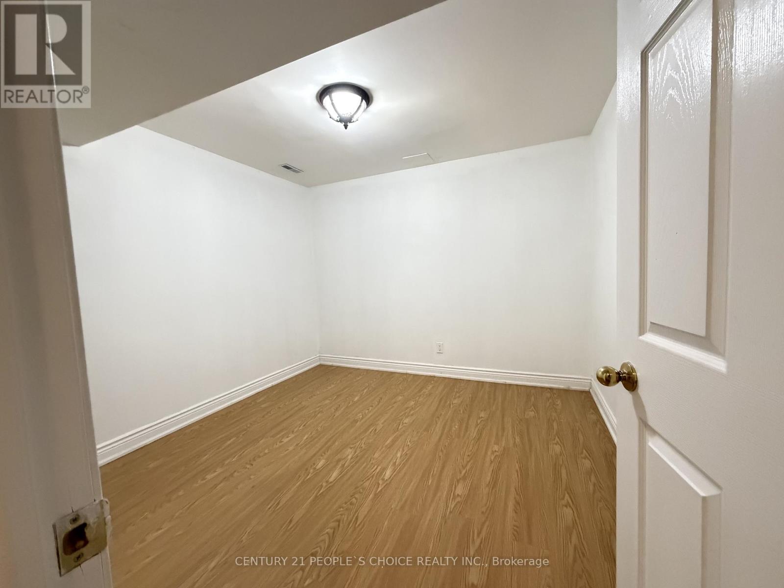 3389 Wild Cherry Lane, Mississauga, Ontario  L5N 7N7 - Photo 20 - W12833852