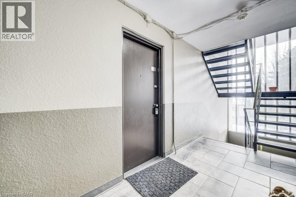 317 Erb Street W Unit# 11, Waterloo, Ontario  N2L 1W4 - Photo 3 - 40804891