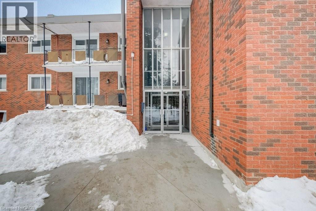 326 Erb Street W Unit# 12, Waterloo, Ontario  N2L 1W3 - Photo 2 - 40804877