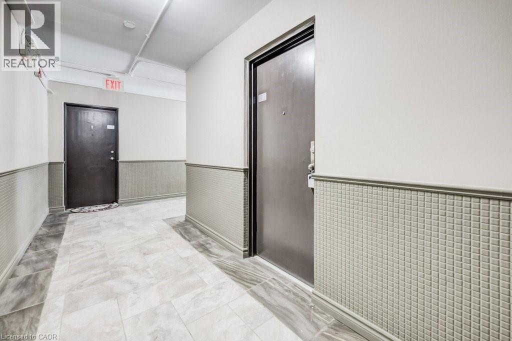 326 Erb Street W Unit# 12, Waterloo, Ontario  N2L 1W3 - Photo 3 - 40804877