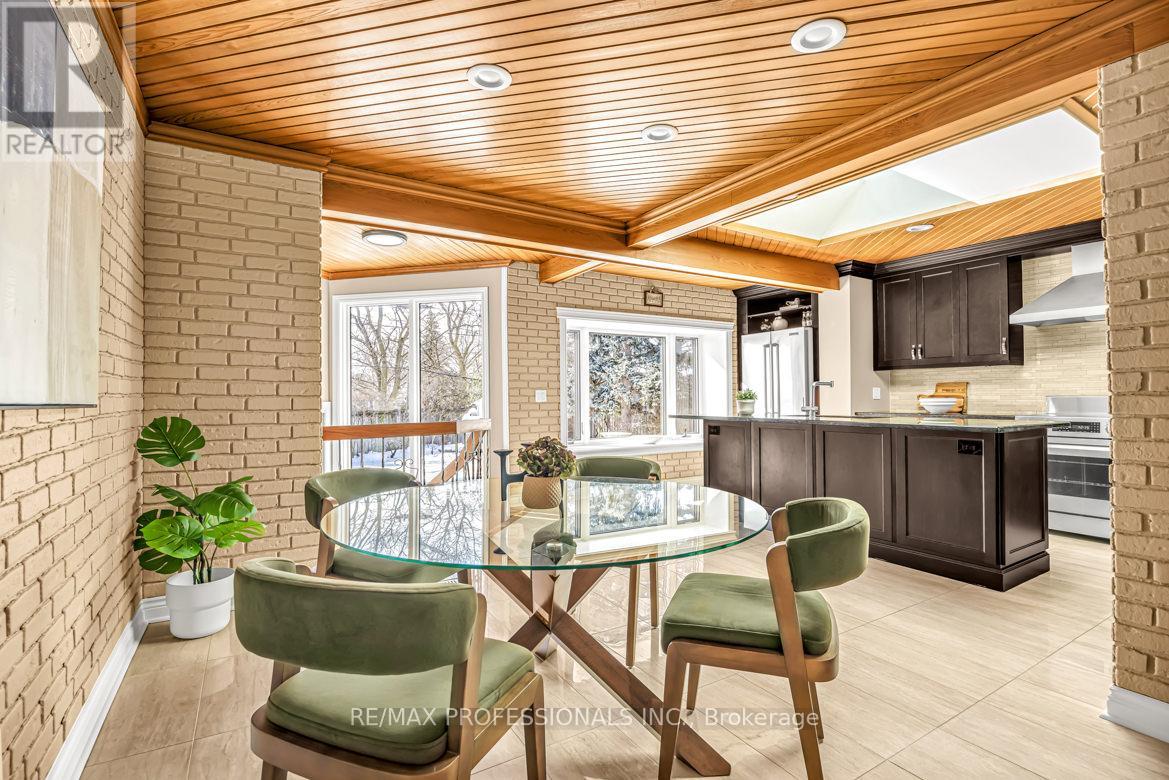 16 Woodpark Road, Toronto, Ontario  M9P 1L9 - Photo 12 - W12834658