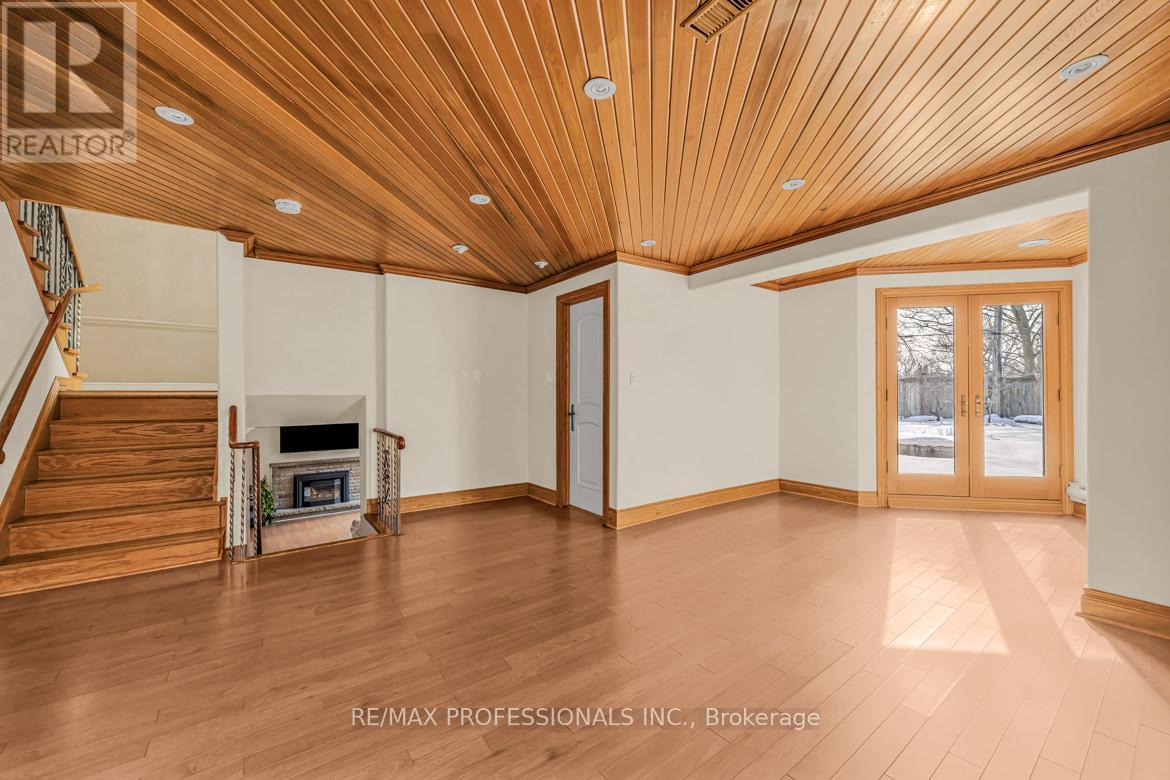 16 Woodpark Road, Toronto, Ontario  M9P 1L9 - Photo 19 - W12834658