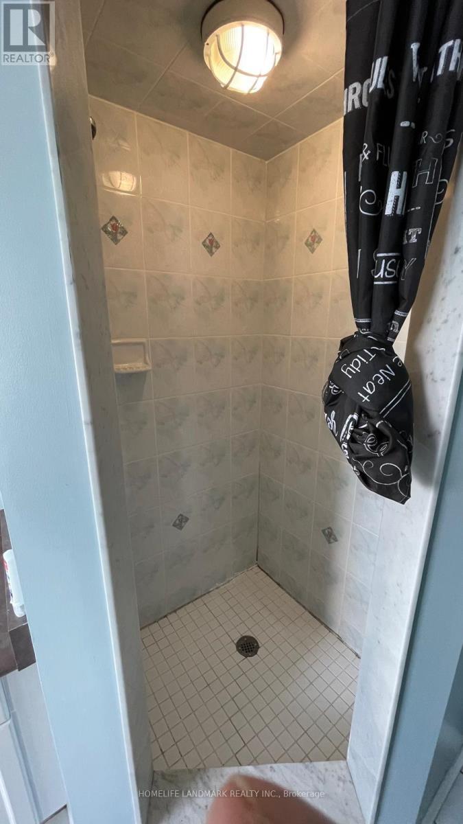 21 Monaco Court, Brampton, Ontario  L7A 1X4 - Photo 12 - W12834692