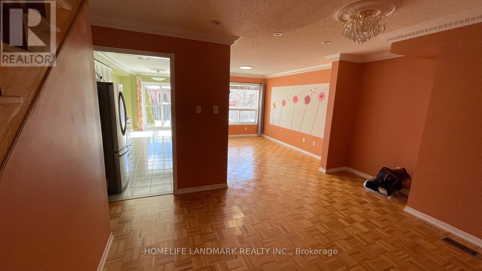 21 Monaco Court, Brampton, Ontario  L7A 1X4 - Photo 3 - W12834692