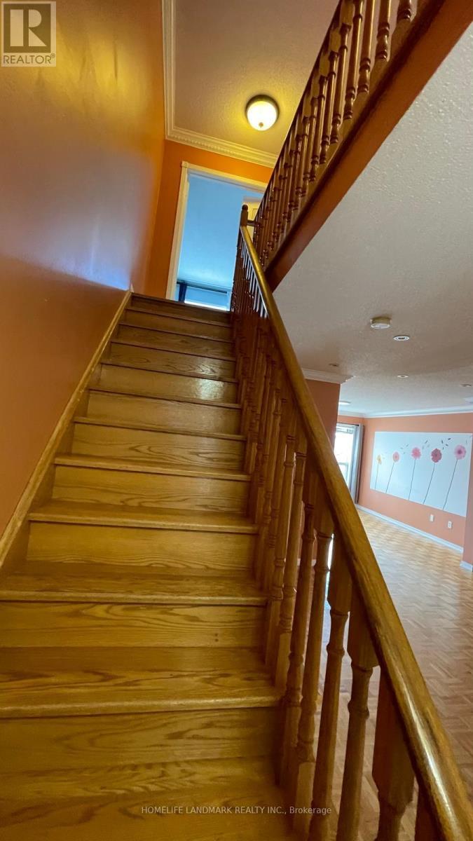 21 Monaco Court, Brampton, Ontario  L7A 1X4 - Photo 7 - W12834692