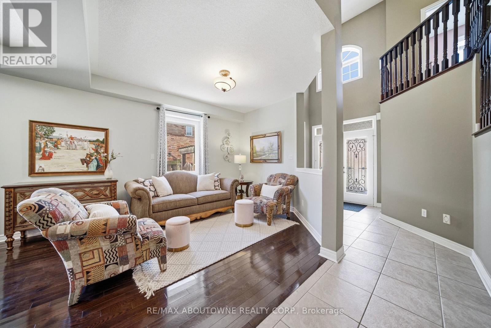 2070 Willhaven Trail, Oakville, Ontario  L6M 5G3 - Photo 5 - W12834724