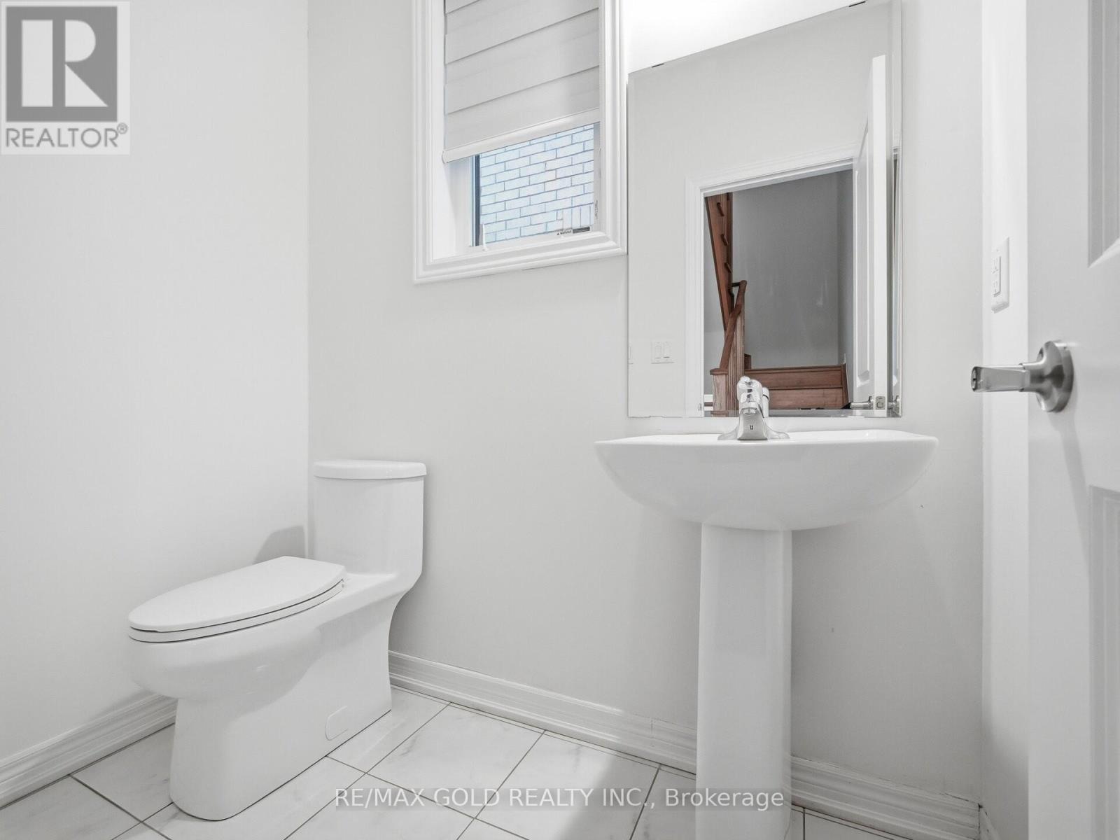 20 Skyridge Drive, Brampton, Ontario  L6P 4P3 - Photo 2 - W12834738