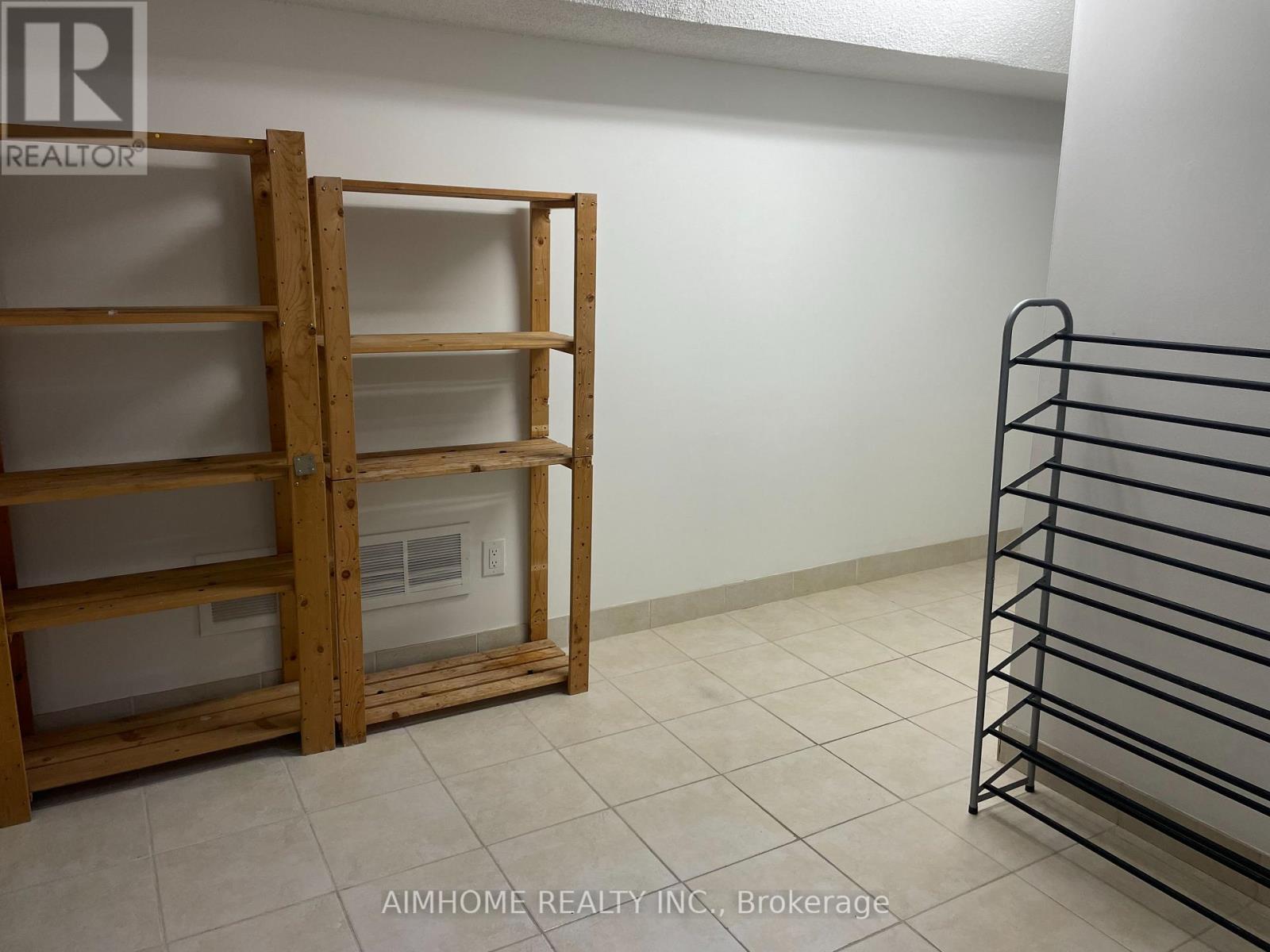 Basement - 4072 Colonial Drive, Mississauga, Ontario  L5L 4K1 - Photo 15 - W12834750