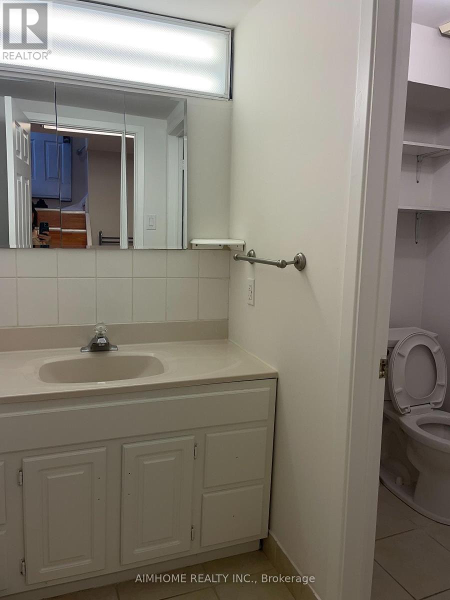 Basement - 4072 Colonial Drive, Mississauga, Ontario  L5L 4K1 - Photo 16 - W12834750