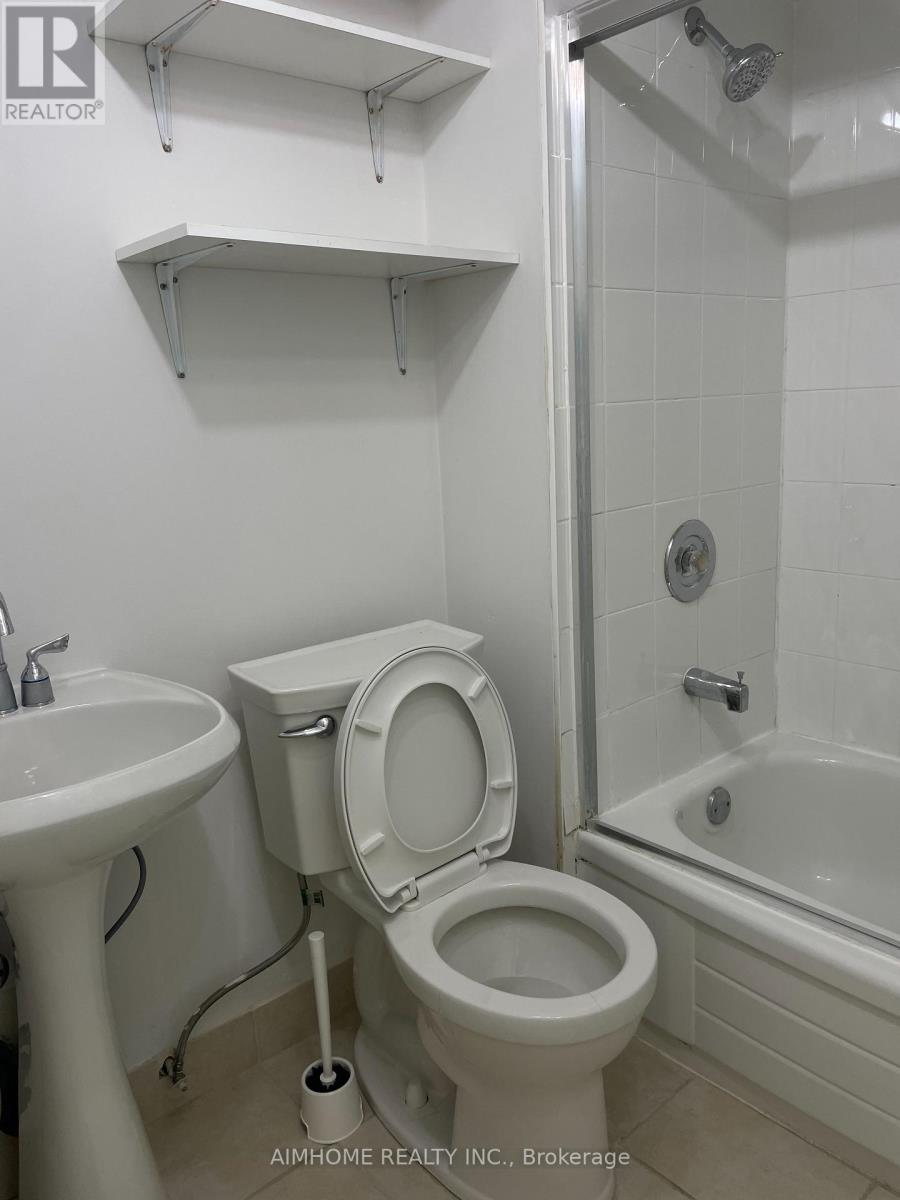 Basement - 4072 Colonial Drive, Mississauga, Ontario  L5L 4K1 - Photo 7 - W12834750