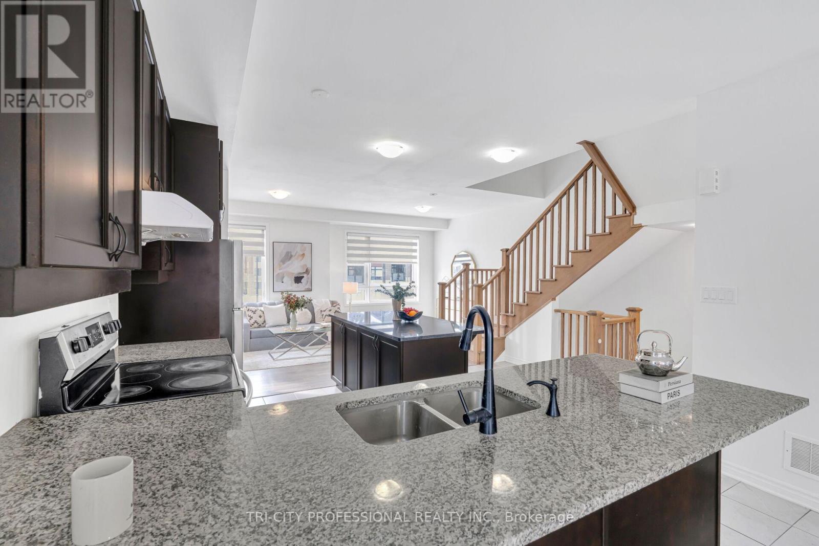 2 Summer Wind Lane, Brampton, Ontario  L7A 0B6 - Photo 19 - W12834802