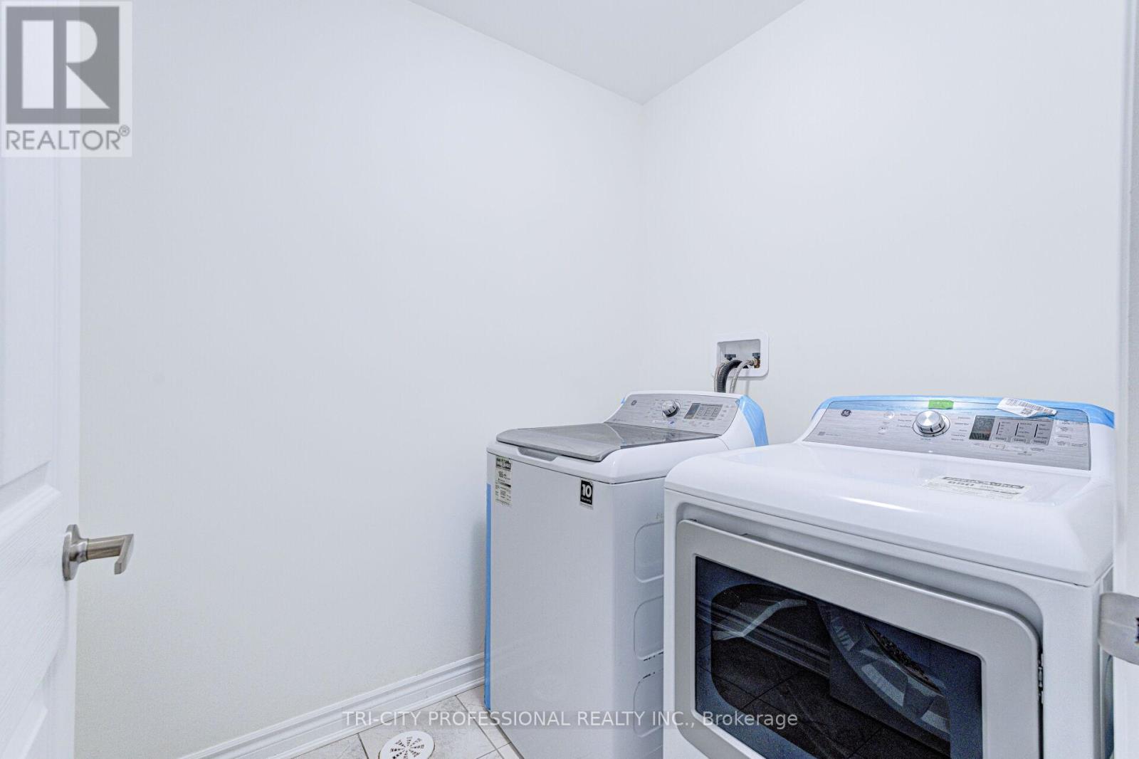 2 Summer Wind Lane, Brampton, Ontario  L7A 0B6 - Photo 40 - W12834802