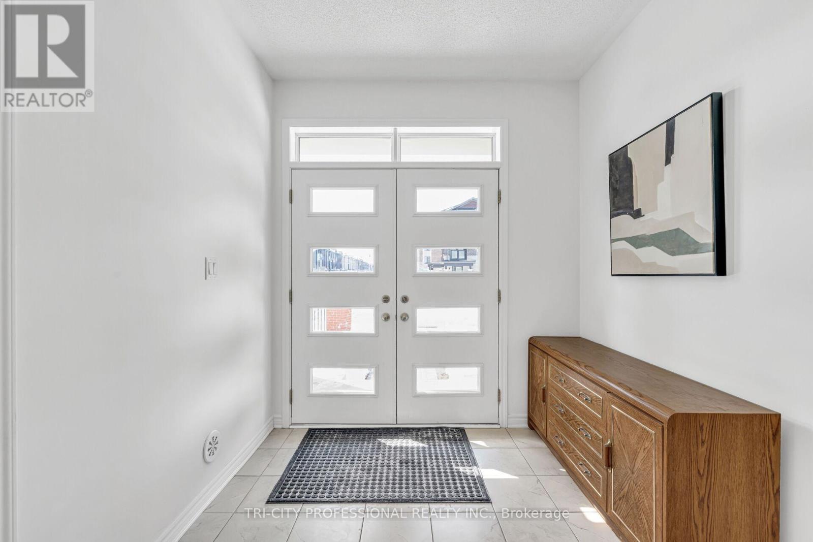 2 Summer Wind Lane, Brampton, Ontario  L7A 0B6 - Photo 5 - W12834802