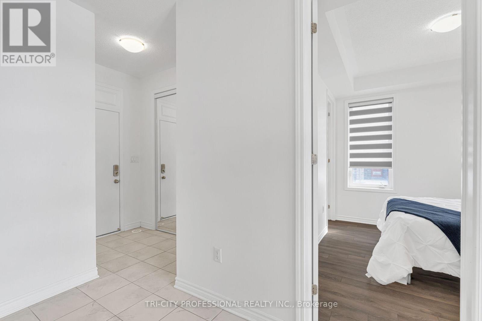 2 Summer Wind Lane, Brampton, Ontario  L7A 0B6 - Photo 7 - W12834802