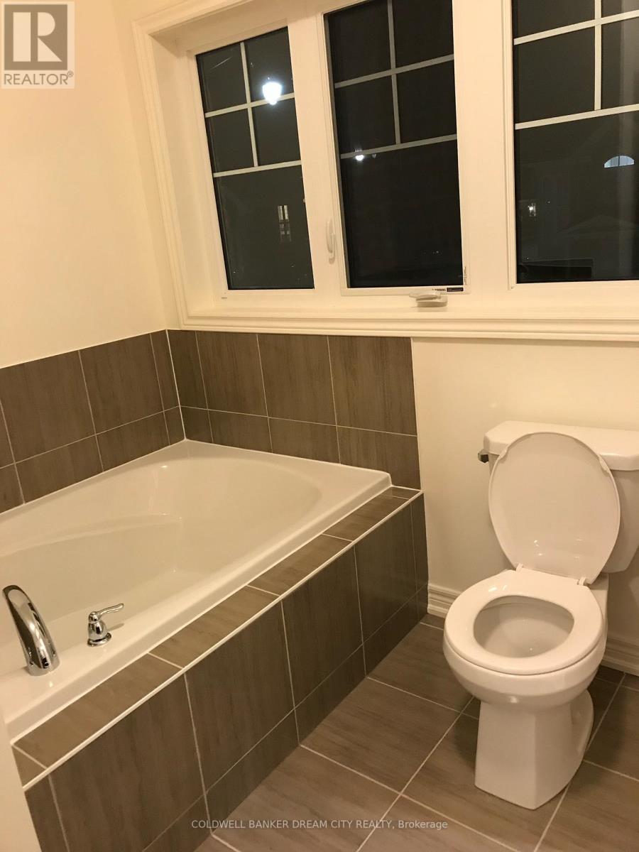 Upper Unit - 360 Robert Parkinson Drive, Brampton, Ontario  L7A 4E3 - Photo 11 - W12834844