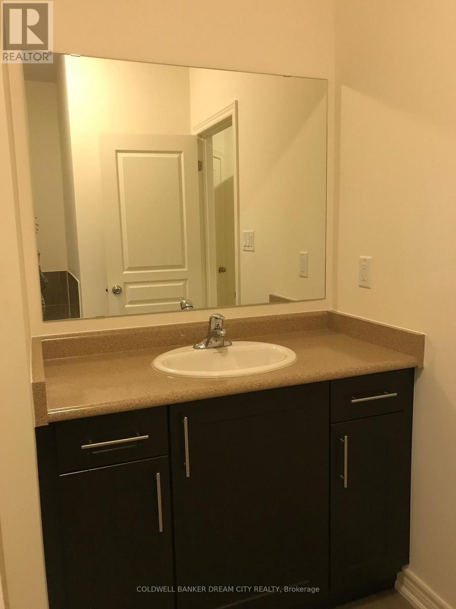 Upper Unit - 360 Robert Parkinson Drive, Brampton, Ontario  L7A 4E3 - Photo 12 - W12834844