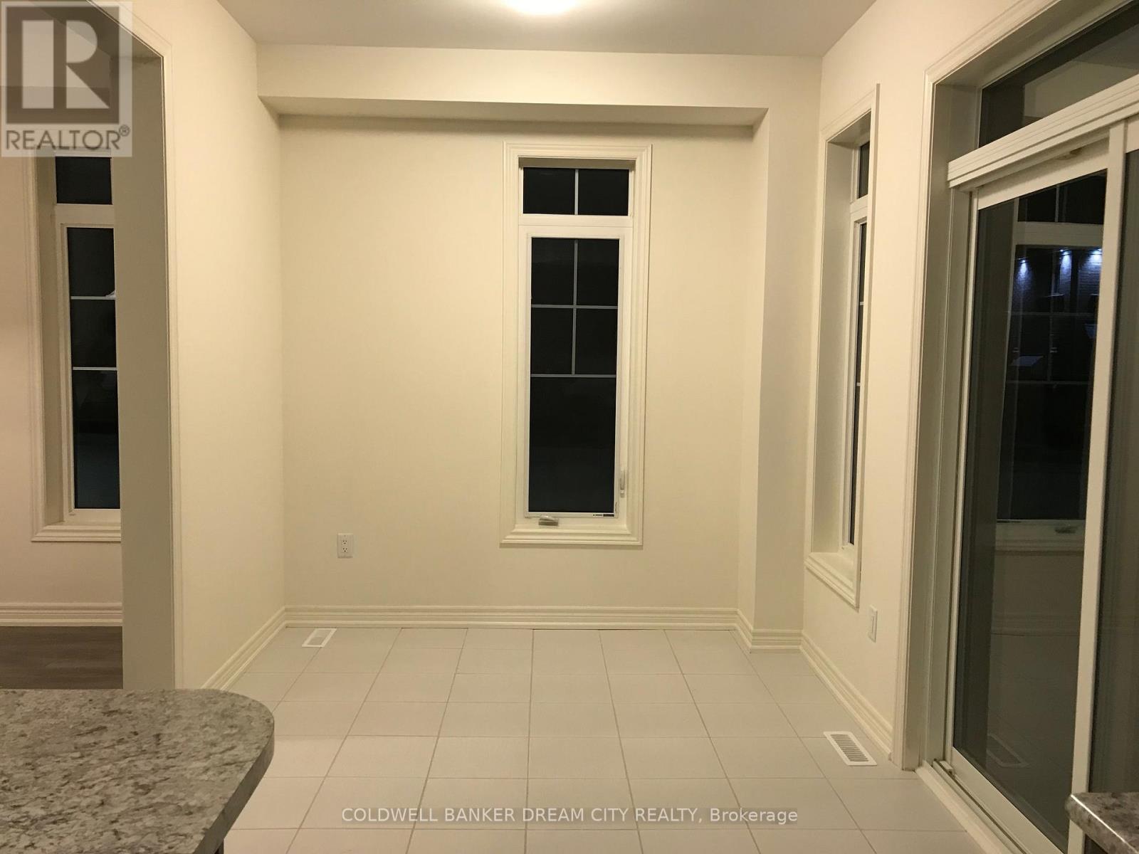 Upper Unit - 360 Robert Parkinson Drive, Brampton, Ontario  L7A 4E3 - Photo 6 - W12834844