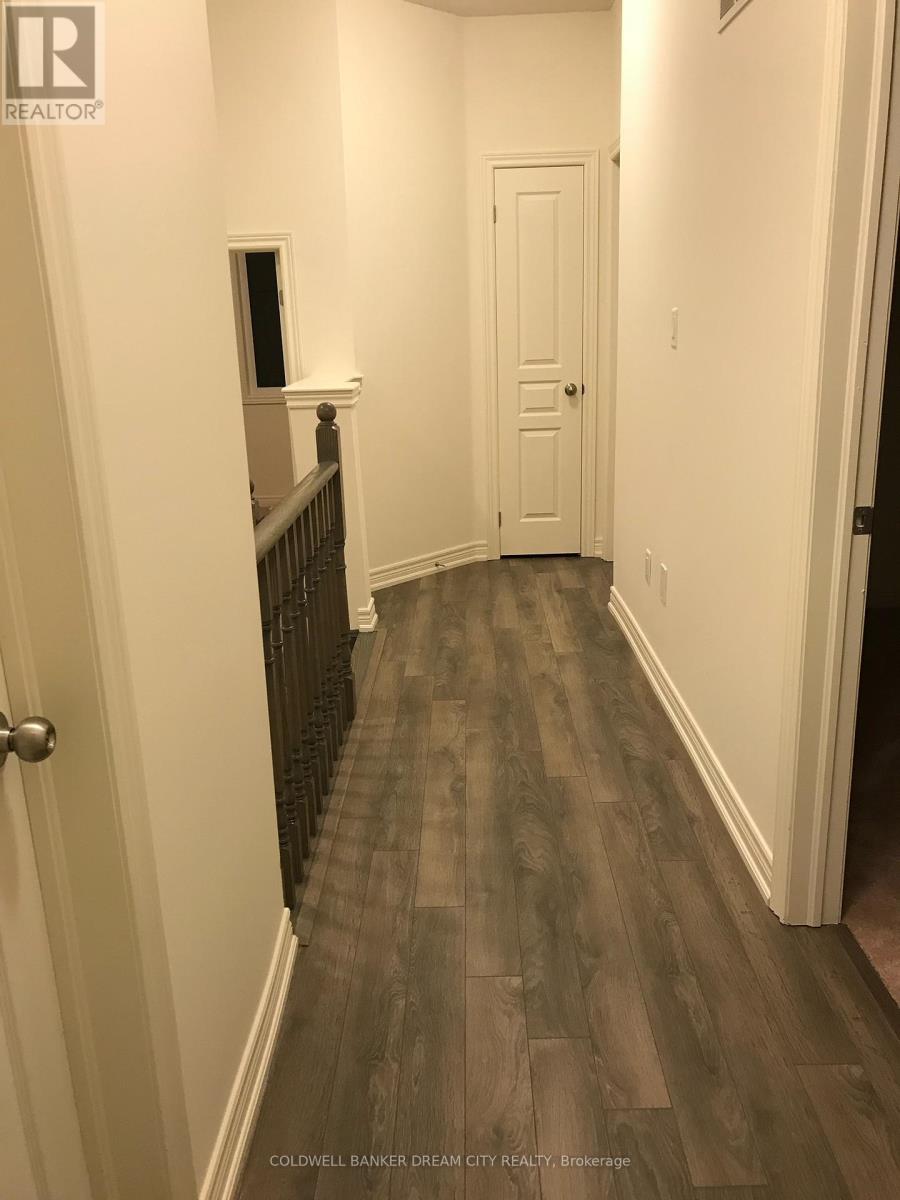 Upper Unit - 360 Robert Parkinson Drive, Brampton, Ontario  L7A 4E3 - Photo 8 - W12834844