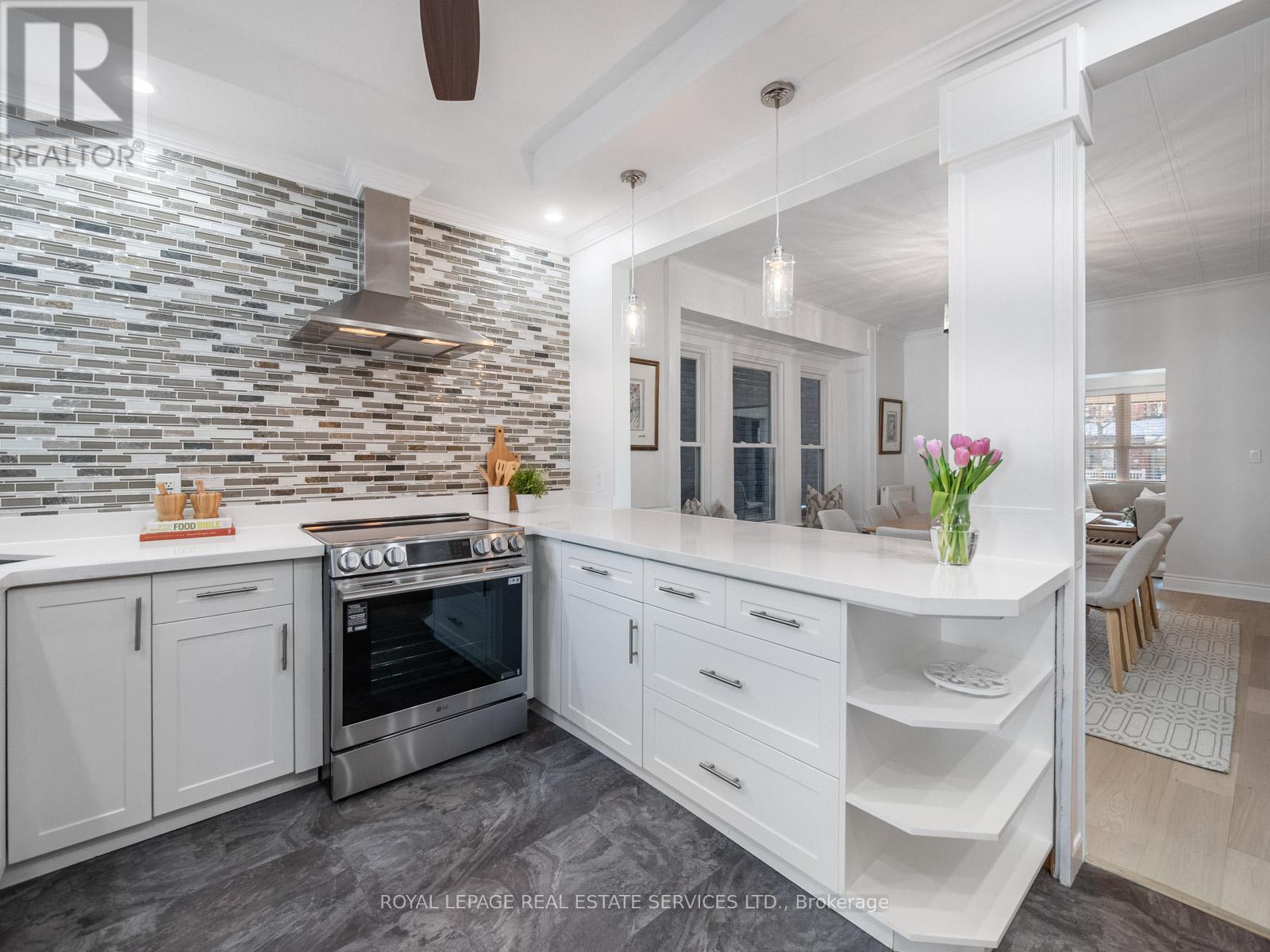 231 Fairview Avenue, Toronto, Ontario  M6P 3A6 - Photo 17 - W12834878