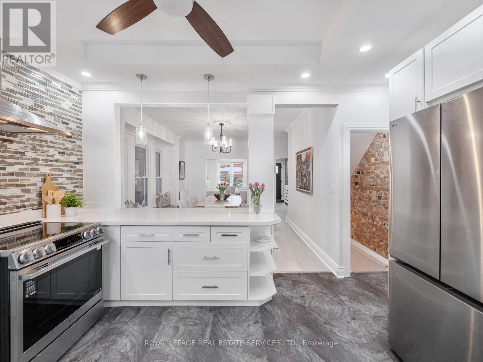 231 Fairview Avenue, Toronto, Ontario  M6P 3A6 - Photo 18 - W12834878