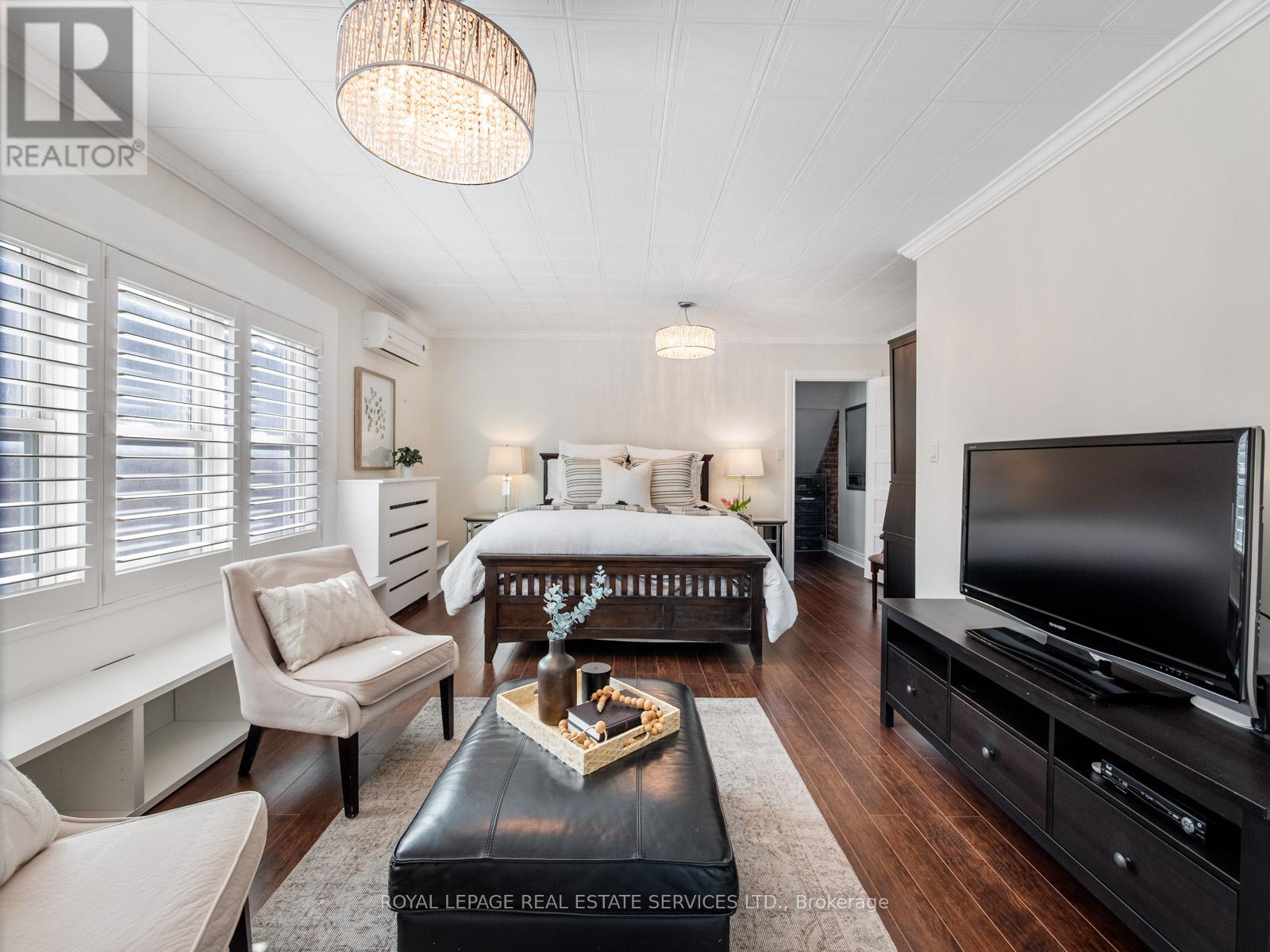 231 Fairview Avenue, Toronto, Ontario  M6P 3A6 - Photo 34 - W12834878