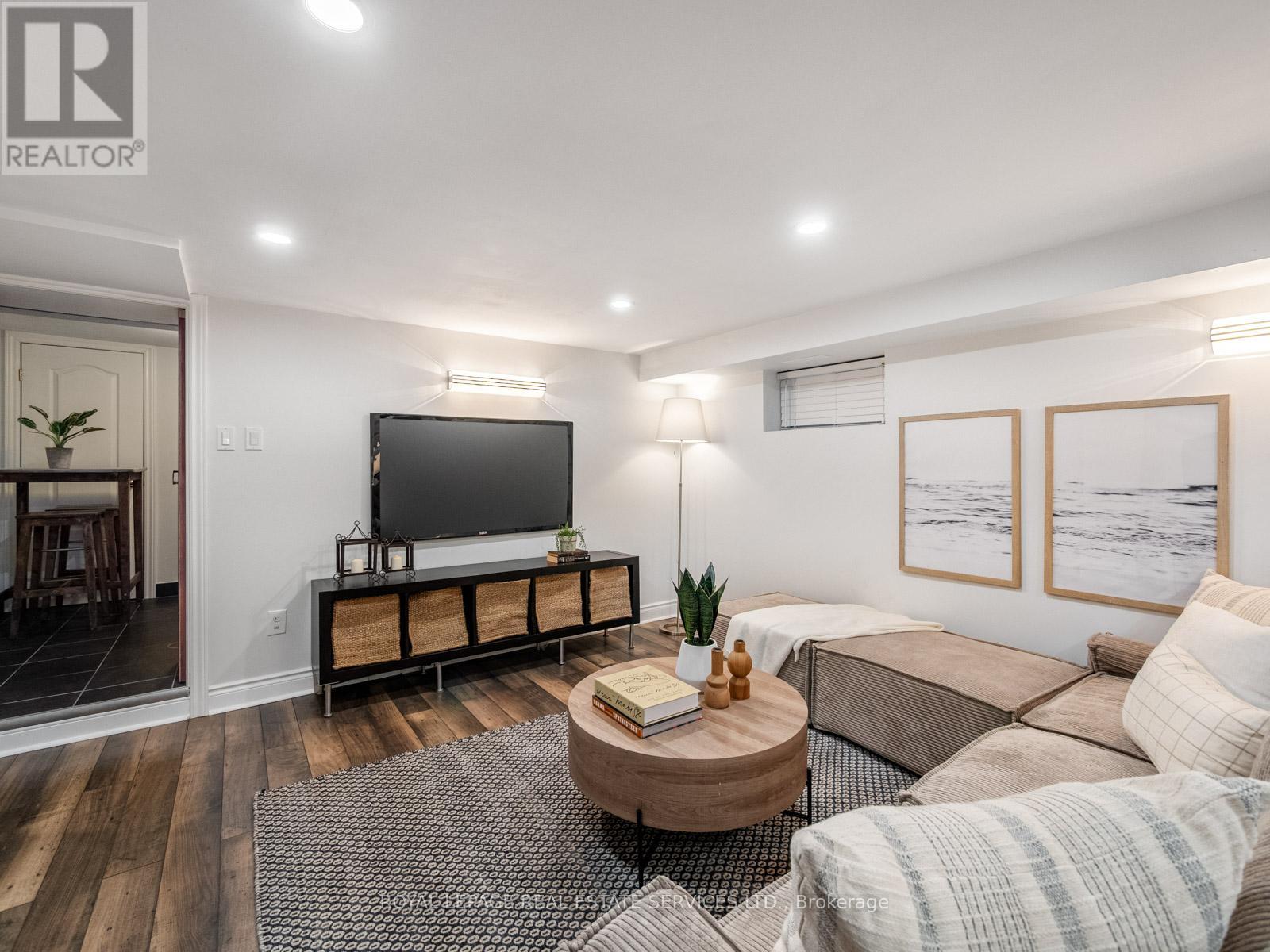 231 Fairview Avenue, Toronto, Ontario  M6P 3A6 - Photo 39 - W12834878