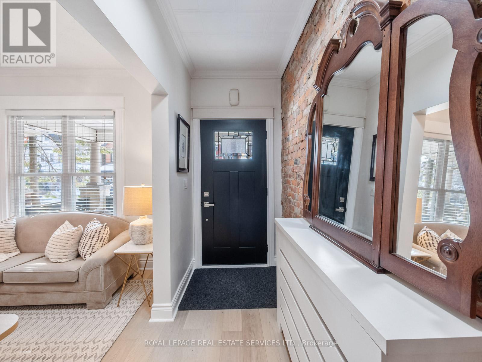 231 Fairview Avenue, Toronto, Ontario  M6P 3A6 - Photo 4 - W12834878