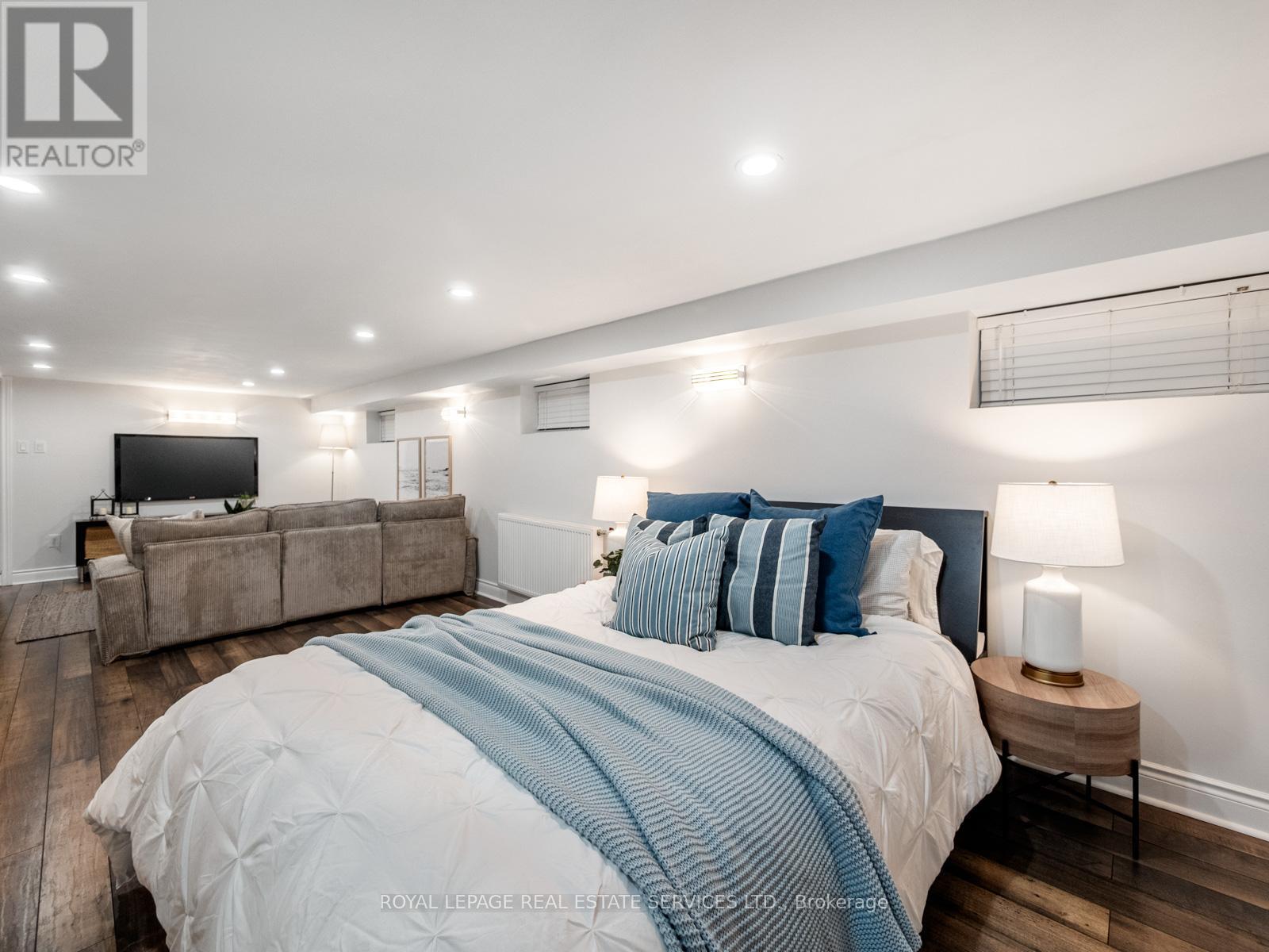 231 Fairview Avenue, Toronto, Ontario  M6P 3A6 - Photo 40 - W12834878