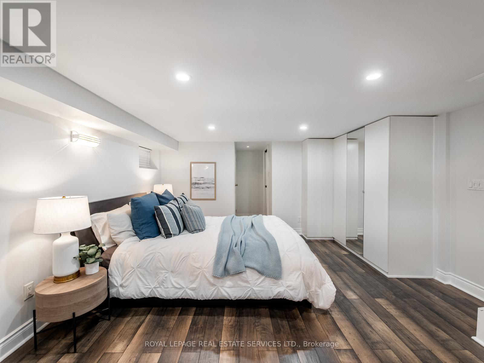 231 Fairview Avenue, Toronto, Ontario  M6P 3A6 - Photo 41 - W12834878