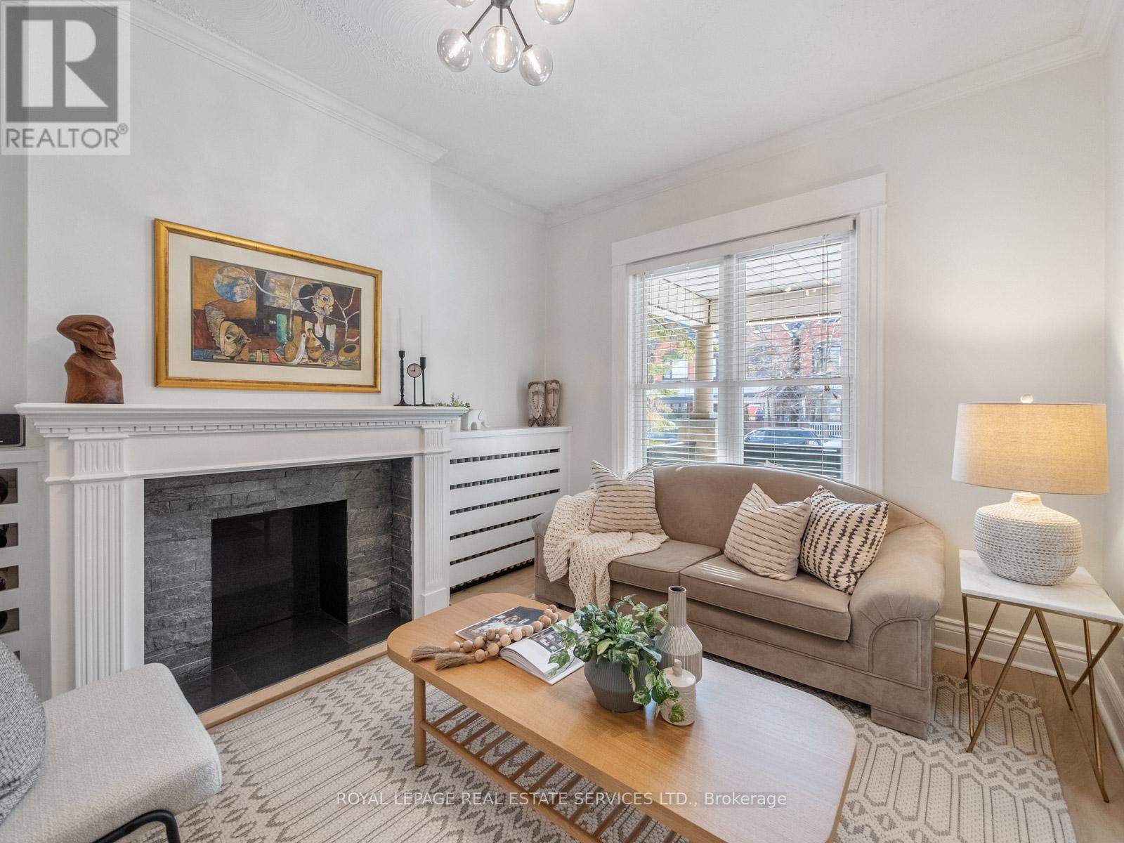 231 Fairview Avenue, Toronto, Ontario  M6P 3A6 - Photo 6 - W12834878