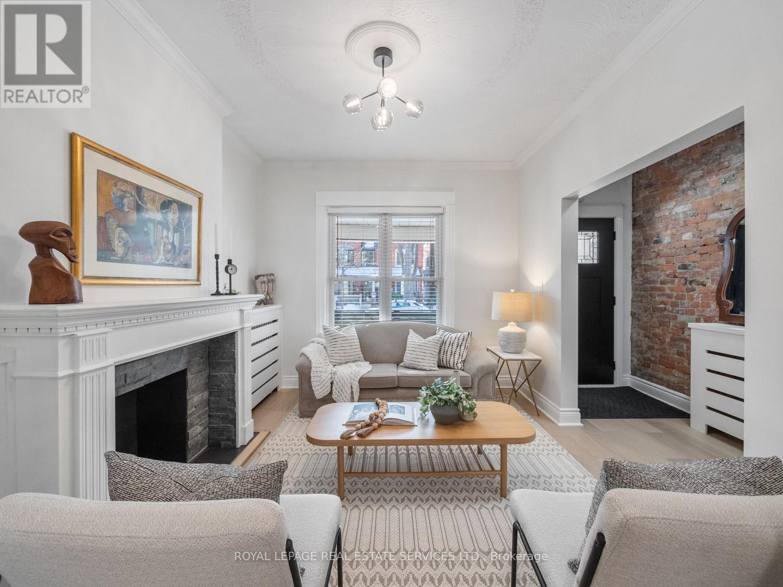 231 Fairview Avenue, Toronto, Ontario  M6P 3A6 - Photo 7 - W12834878