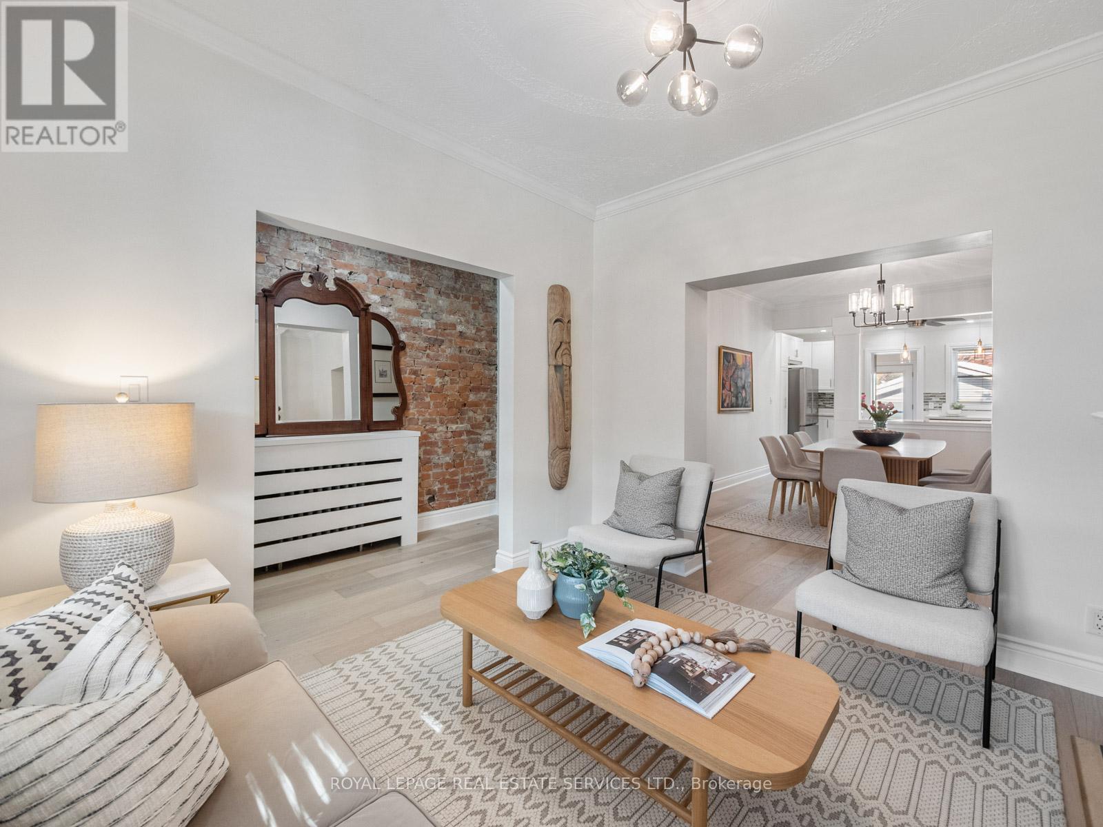 231 Fairview Avenue, Toronto, Ontario  M6P 3A6 - Photo 9 - W12834878