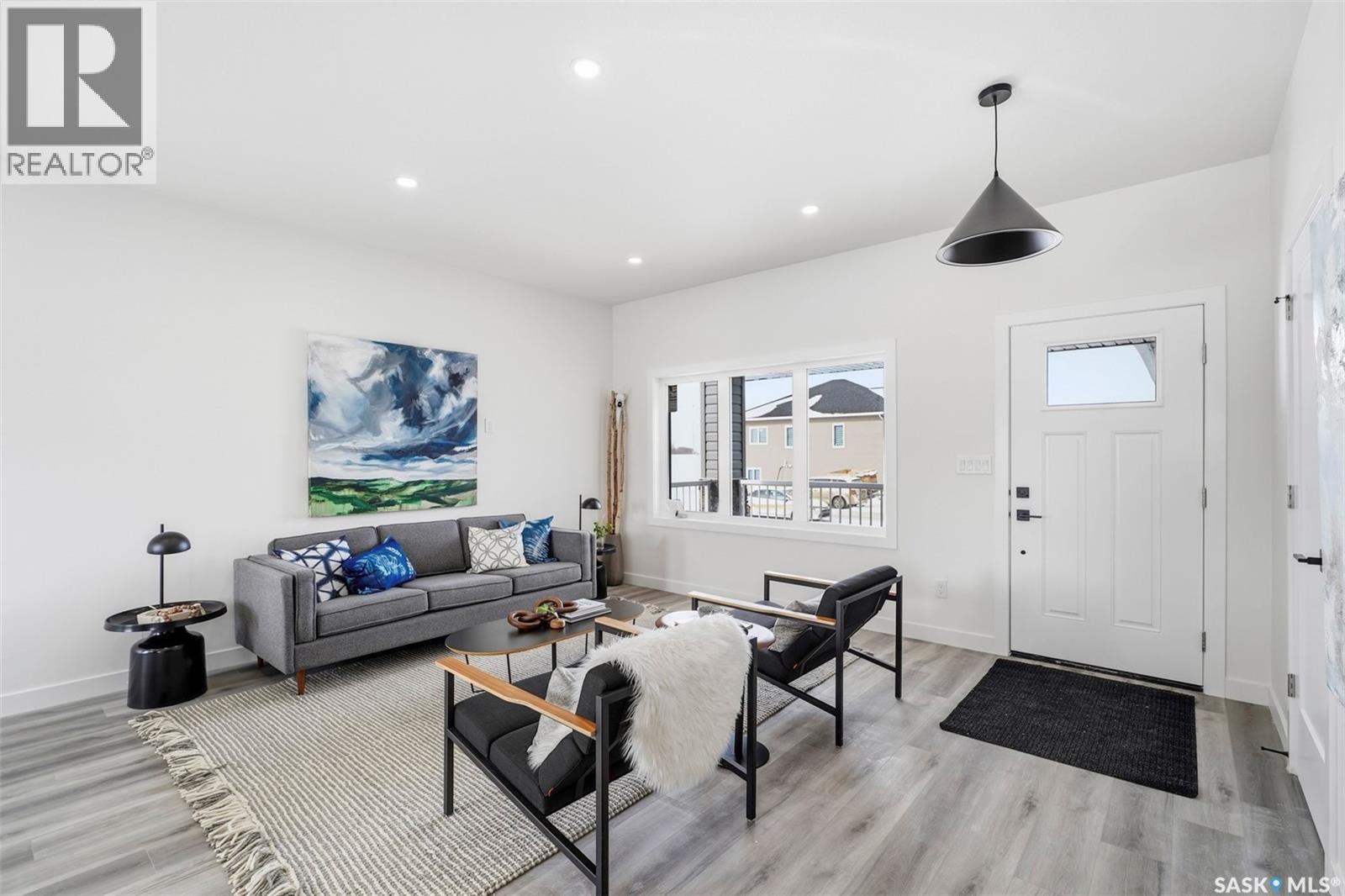 442 Kinloch Crescent, Saskatoon, Saskatchewan  S7M 5K1 - Photo 4 - SK029465