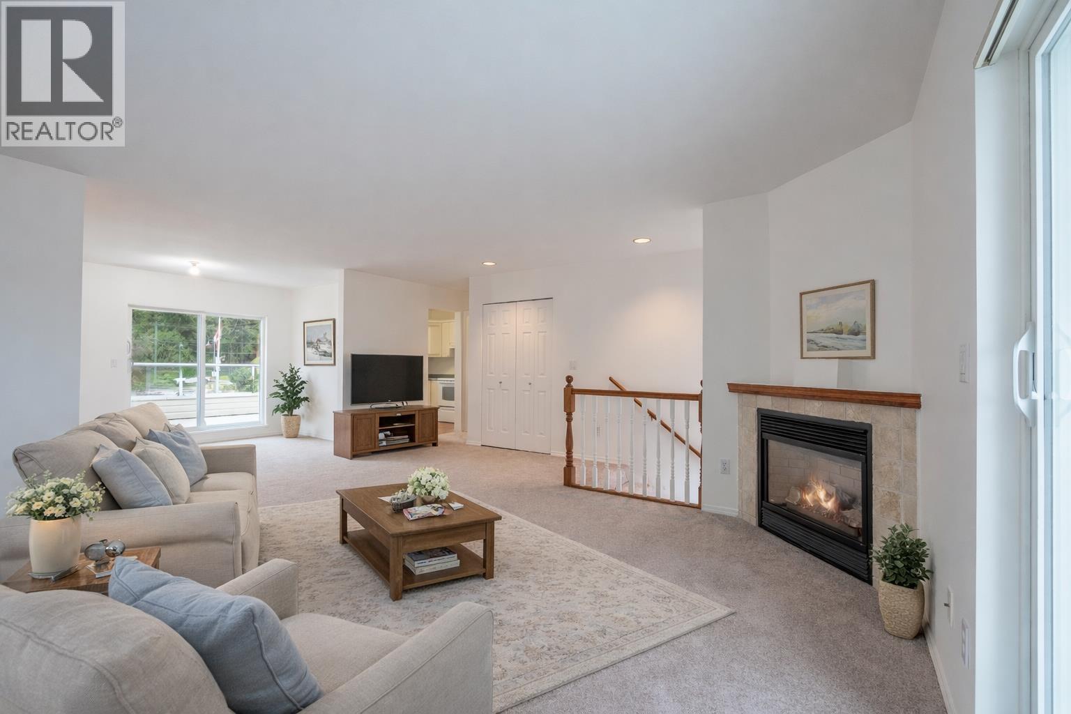 18 5610 Trail Avenue, Sechelt, British Columbia  V7Z 0H8 - Photo 2 - R3080362