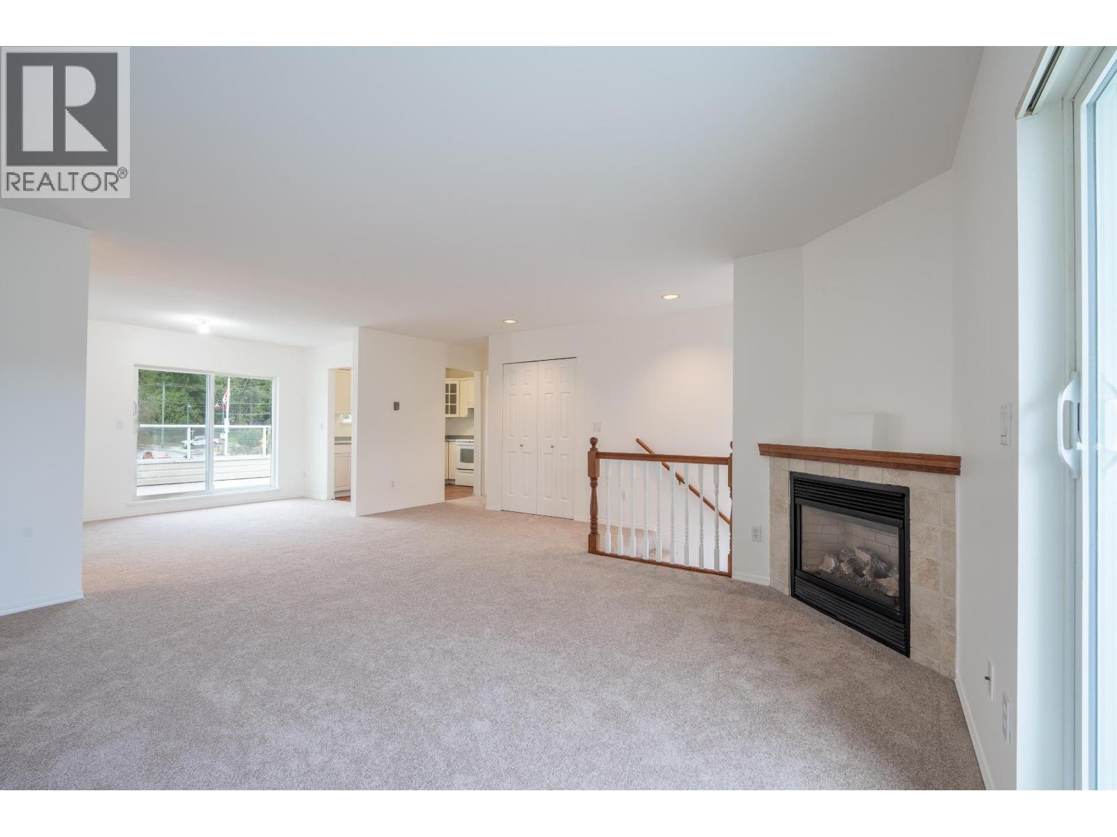 18 5610 Trail Avenue, Sechelt, British Columbia  V7Z 0H8 - Photo 3 - R3080362