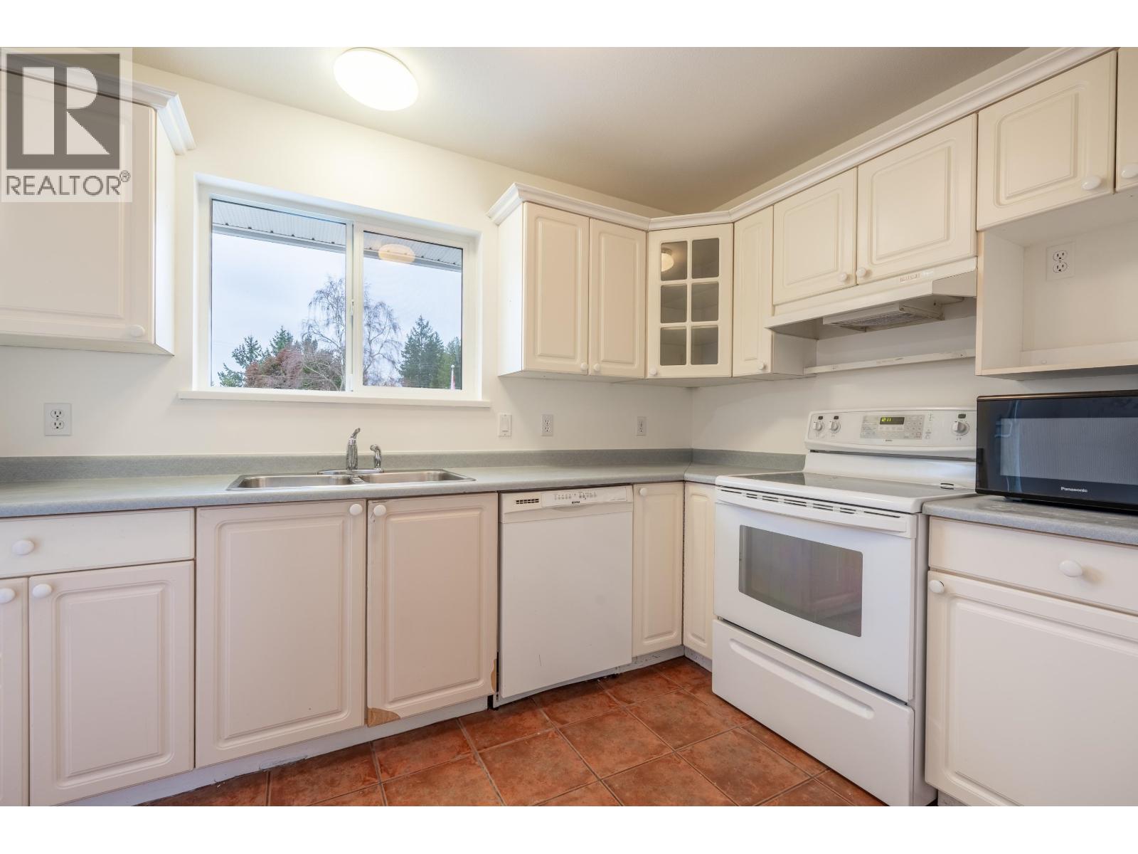 18 5610 Trail Avenue, Sechelt, British Columbia  V7Z 0H8 - Photo 7 - R3080362