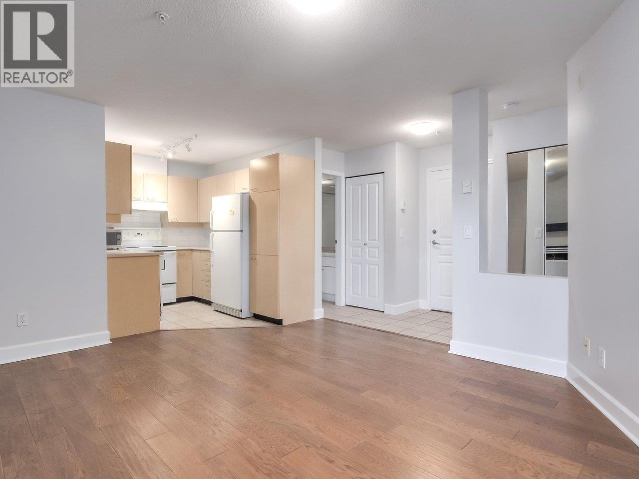 213 1989 Dunbar Street, Vancouver, British Columbia  V6R 4R5 - Photo 11 - R3093523