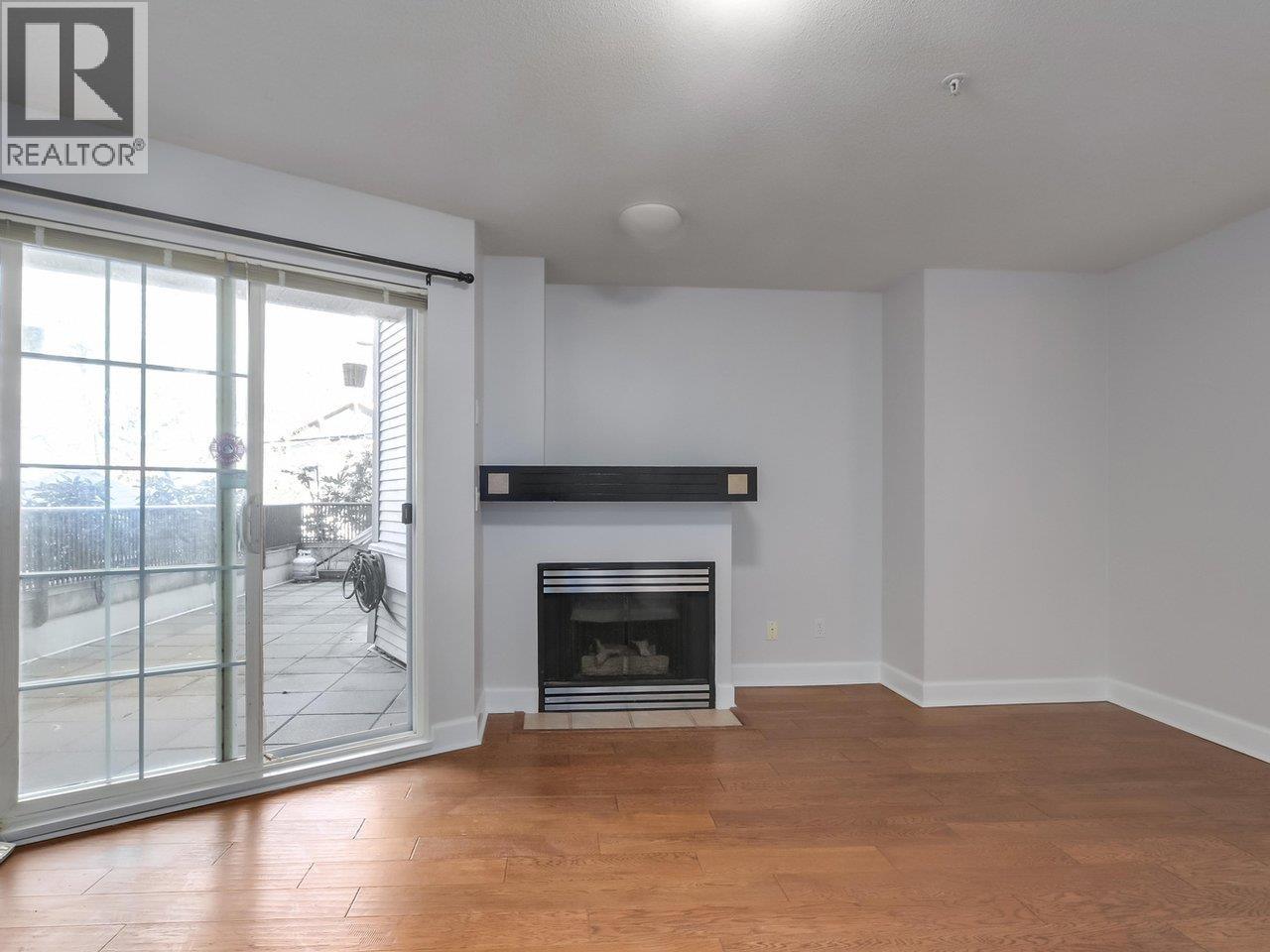 213 1989 Dunbar Street, Vancouver, British Columbia  V6R 4R5 - Photo 3 - R3093523