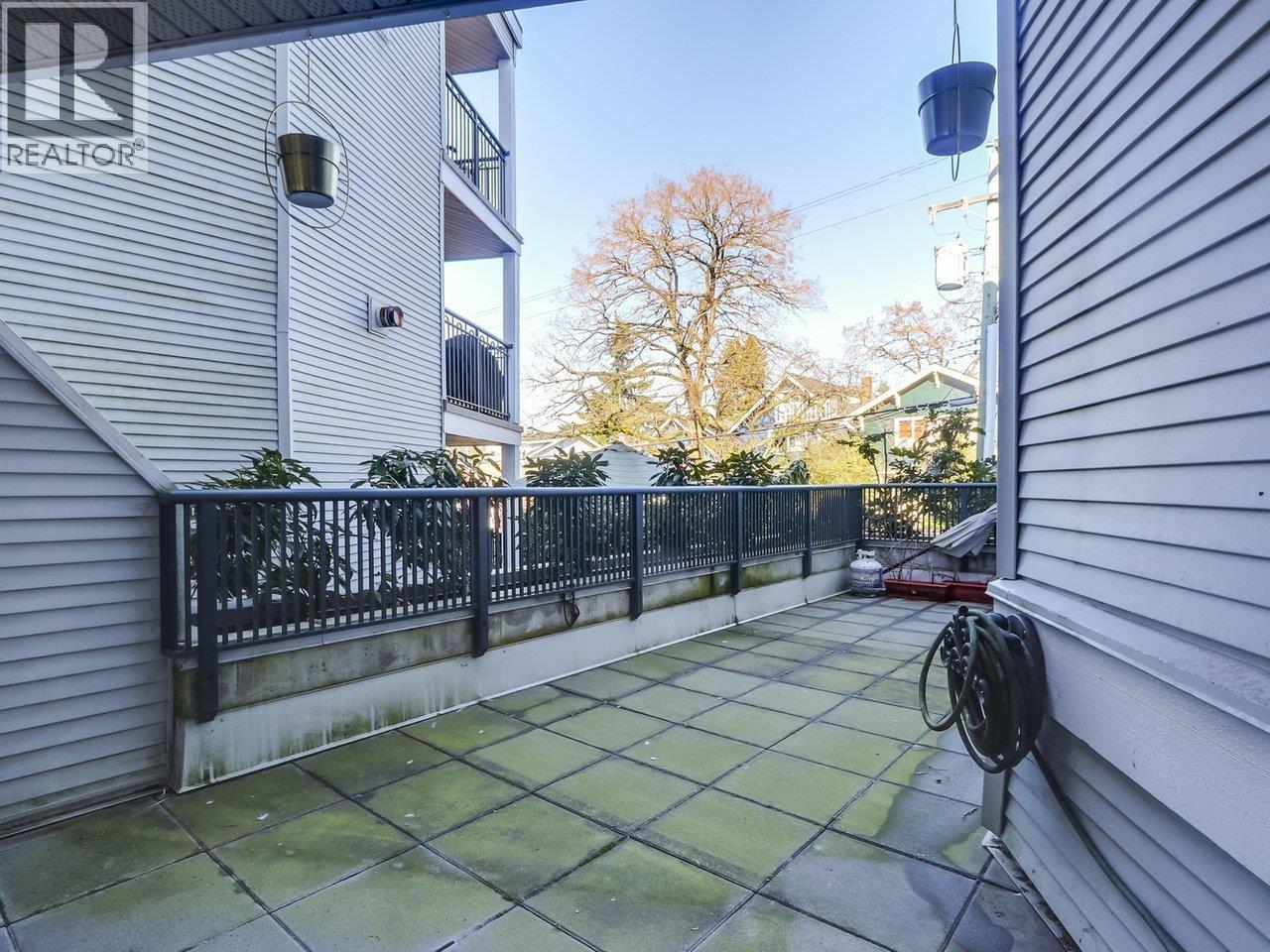 213 1989 Dunbar Street, Vancouver, British Columbia  V6R 4R5 - Photo 4 - R3093523