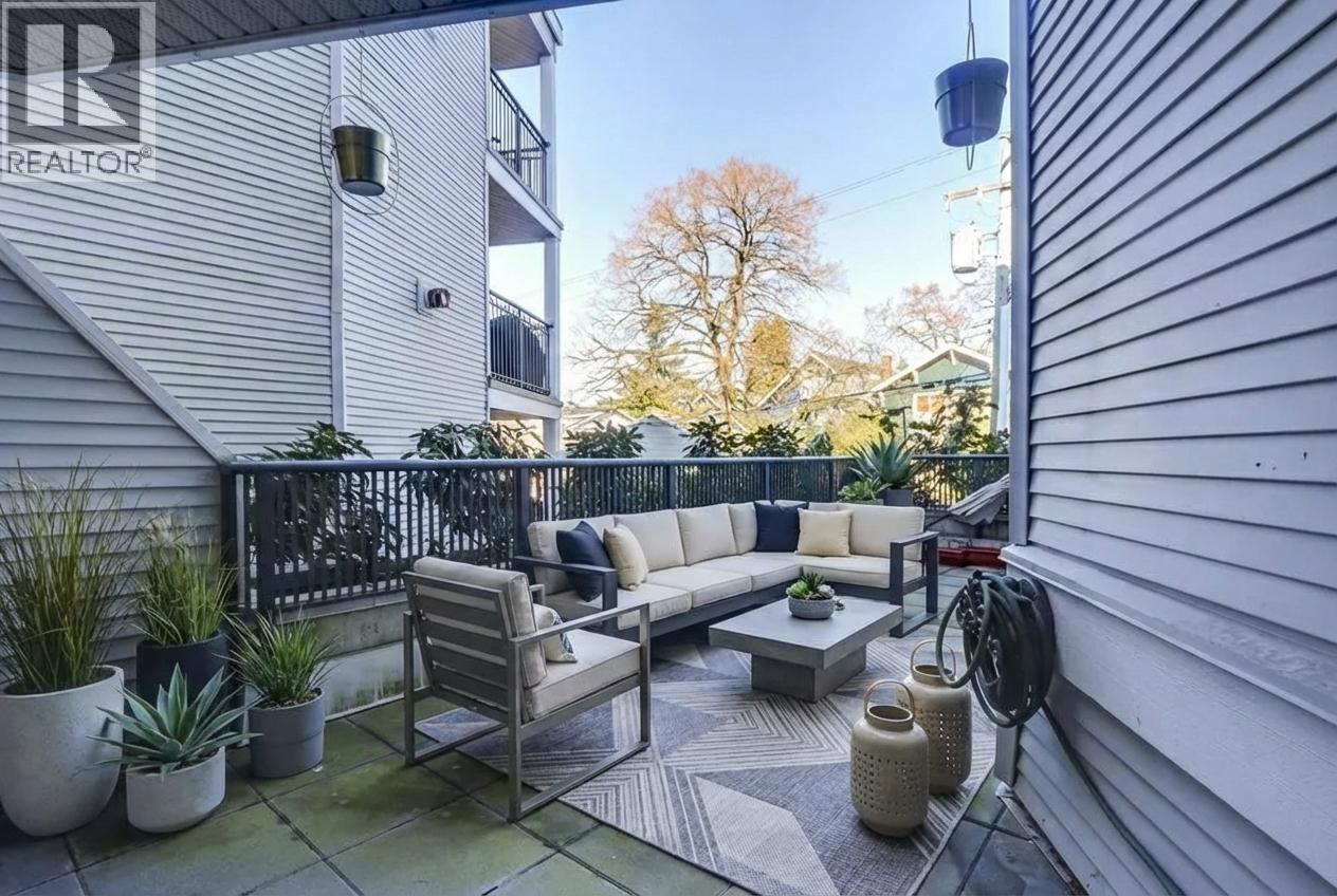 213 1989 Dunbar Street, Vancouver, British Columbia  V6R 4R5 - Photo 5 - R3093523