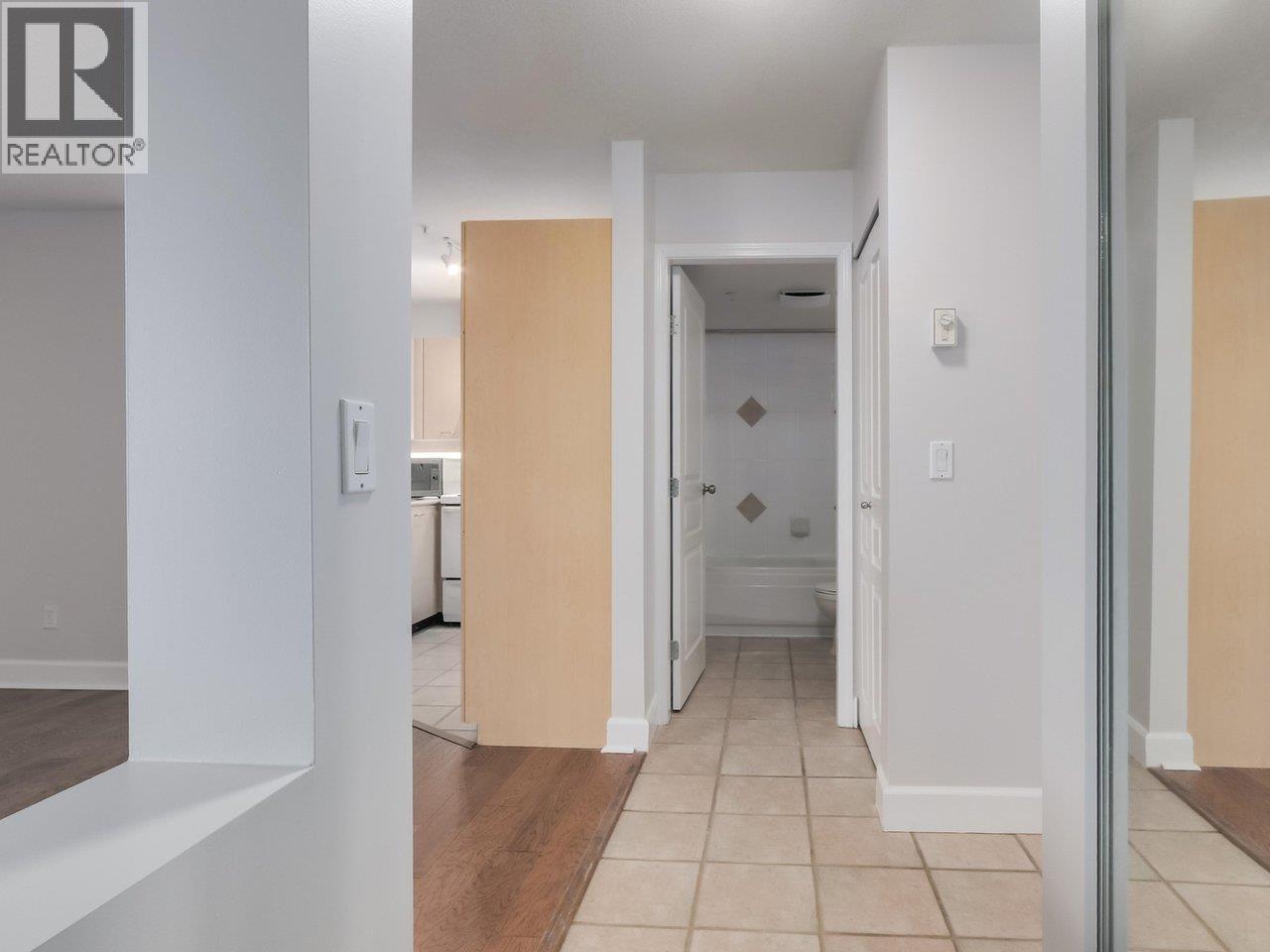 213 1989 Dunbar Street, Vancouver, British Columbia  V6R 4R5 - Photo 21 - R3093523