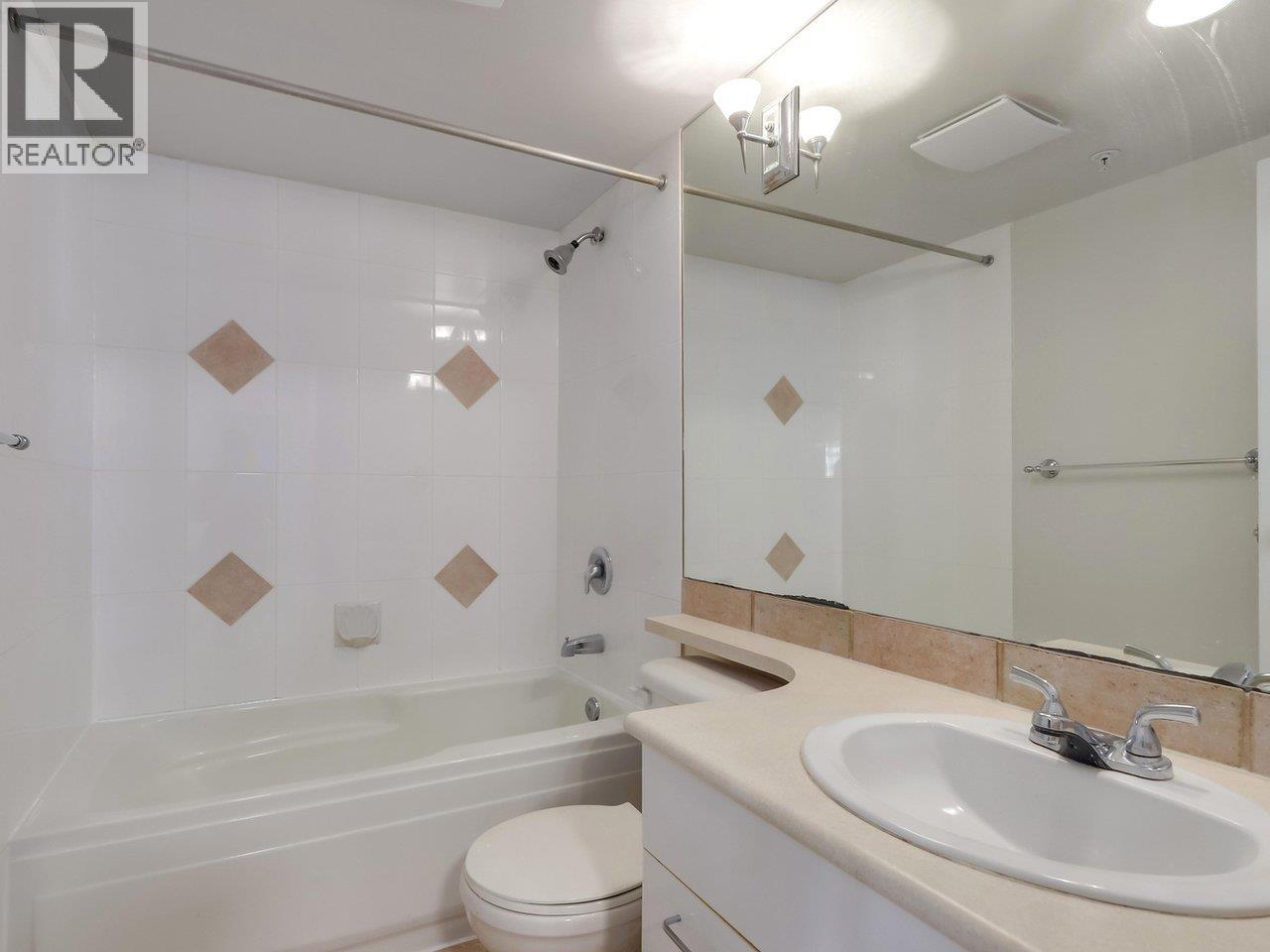 213 1989 Dunbar Street, Vancouver, British Columbia  V6R 4R5 - Photo 23 - R3093523