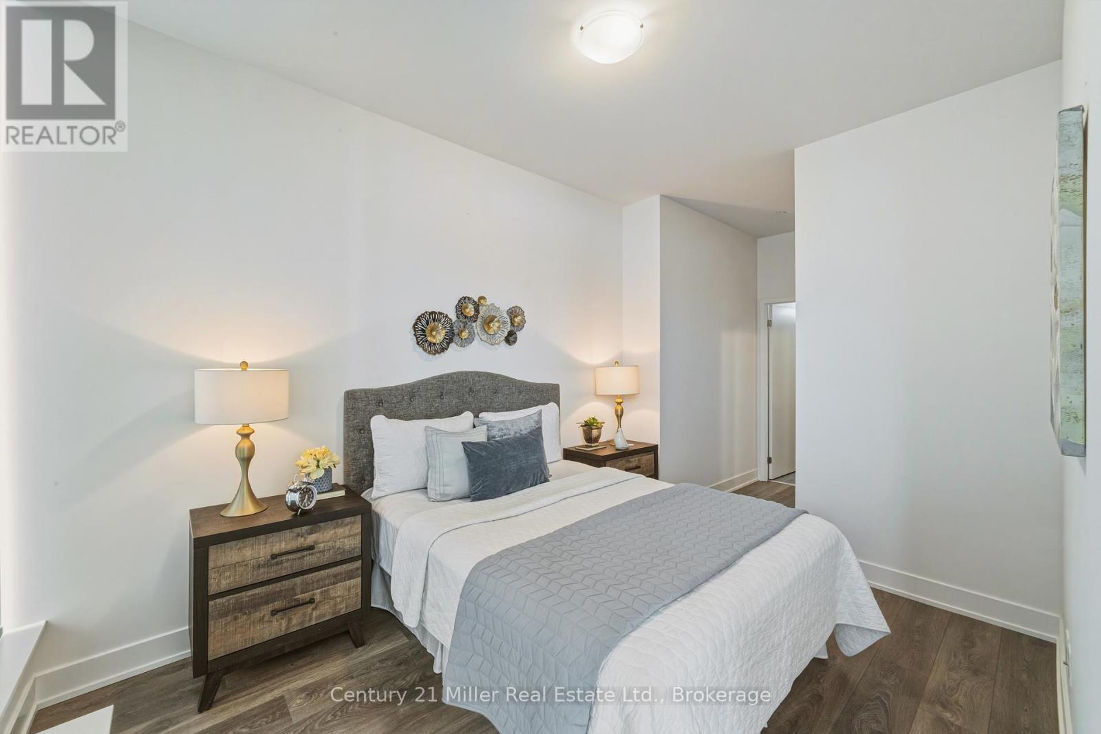 320 - 297 Oak Walk Drive, Oakville, Ontario  L6H 3R6 - Photo 21 - W12812306