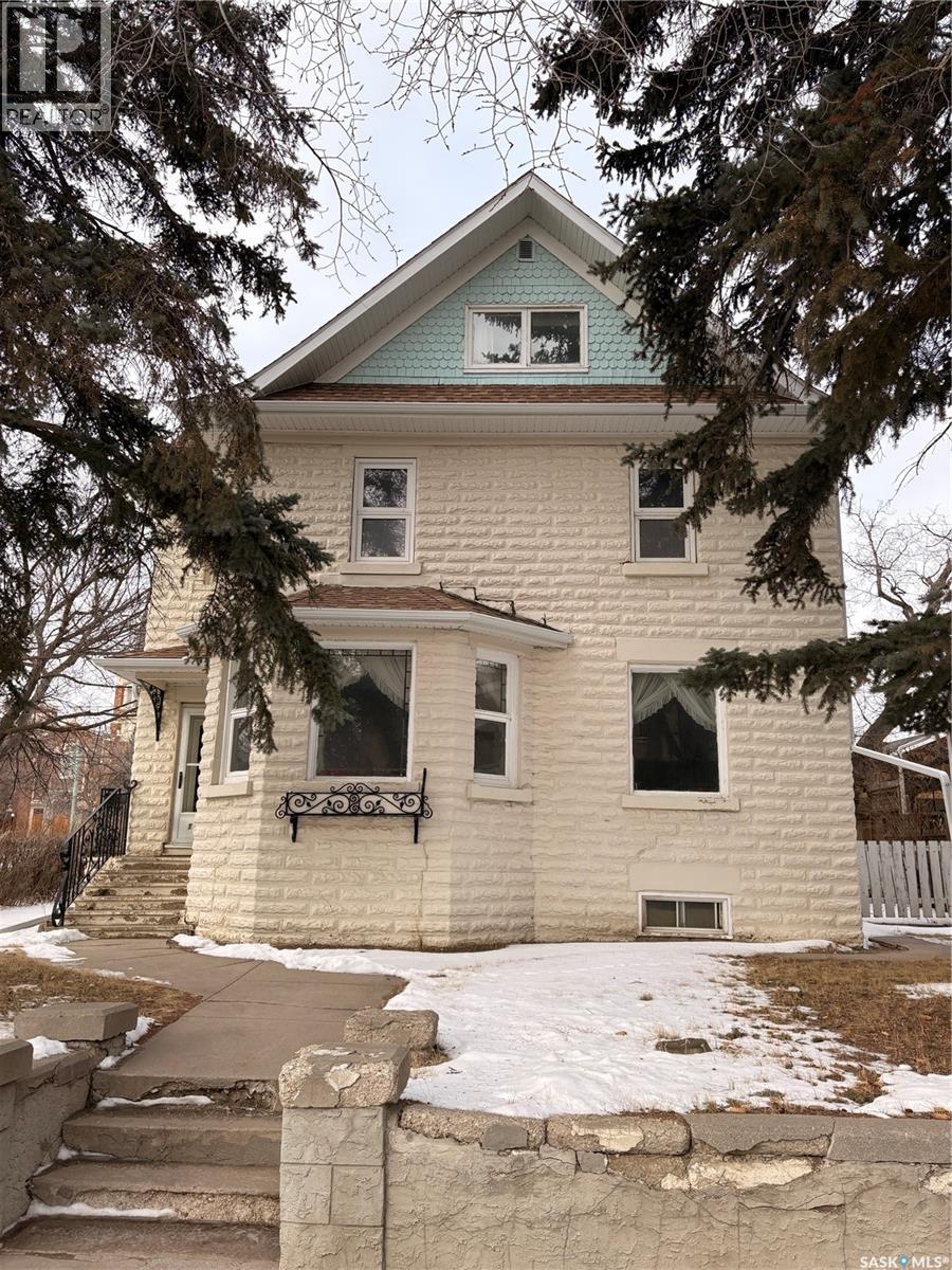 1102 Grafton AVENUE, moose jaw, Saskatchewan
